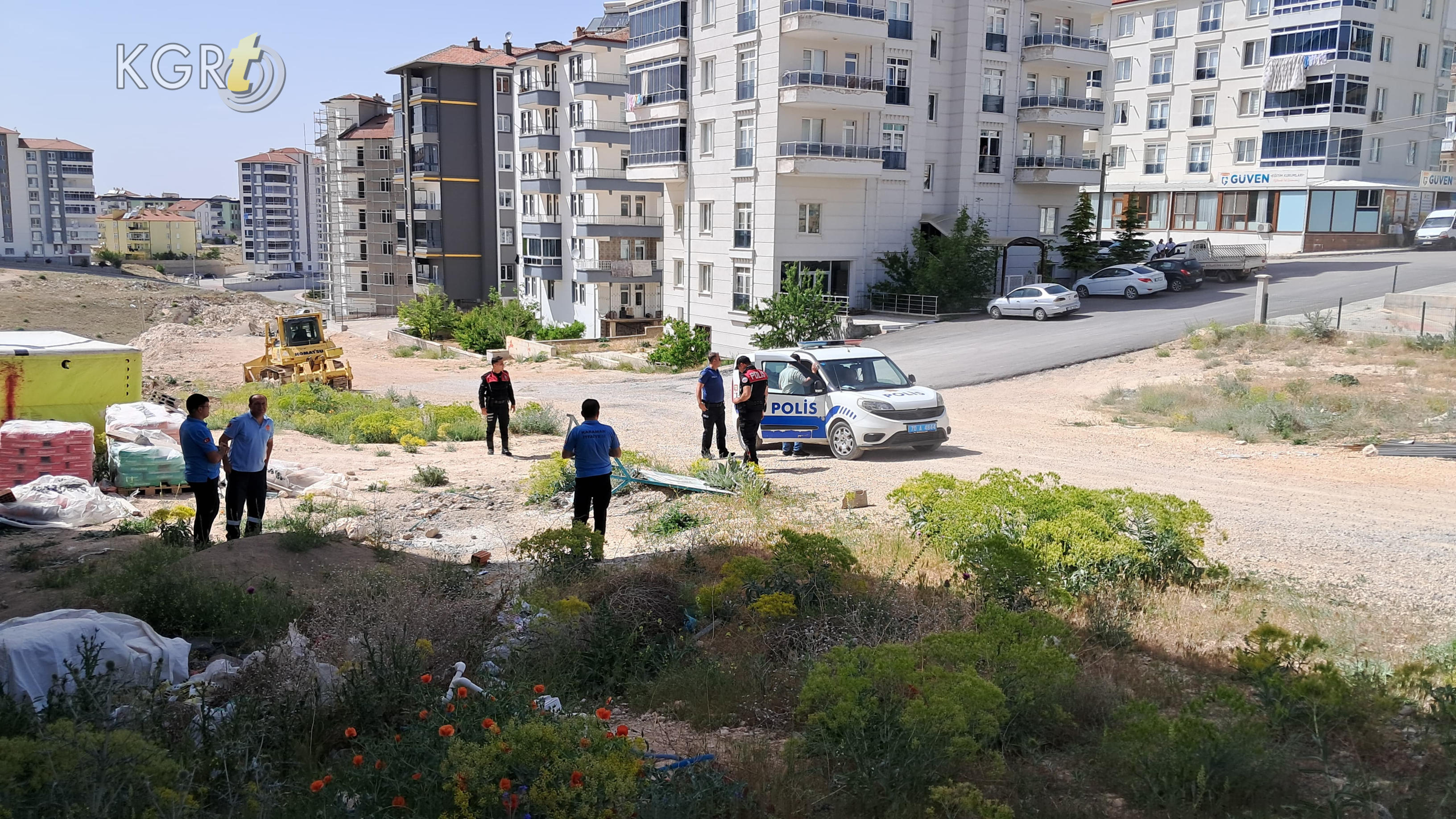 Karamanda Esinin Kaldigi Evin Catisini Yakan Ofkeli Koca Bu Sefer Intihar Girisiminde Bulundu11
