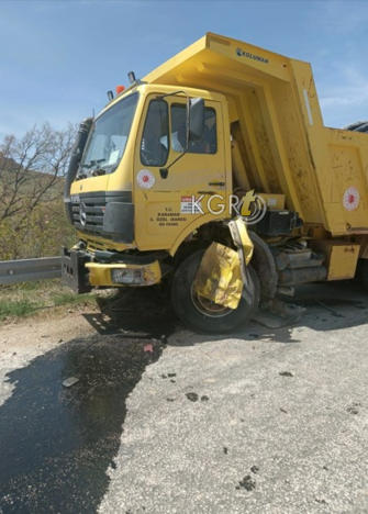 Karamanda Il Ozel Idaresi Kamyonu Ile Otomobil Carpisti 1 Yarali5
