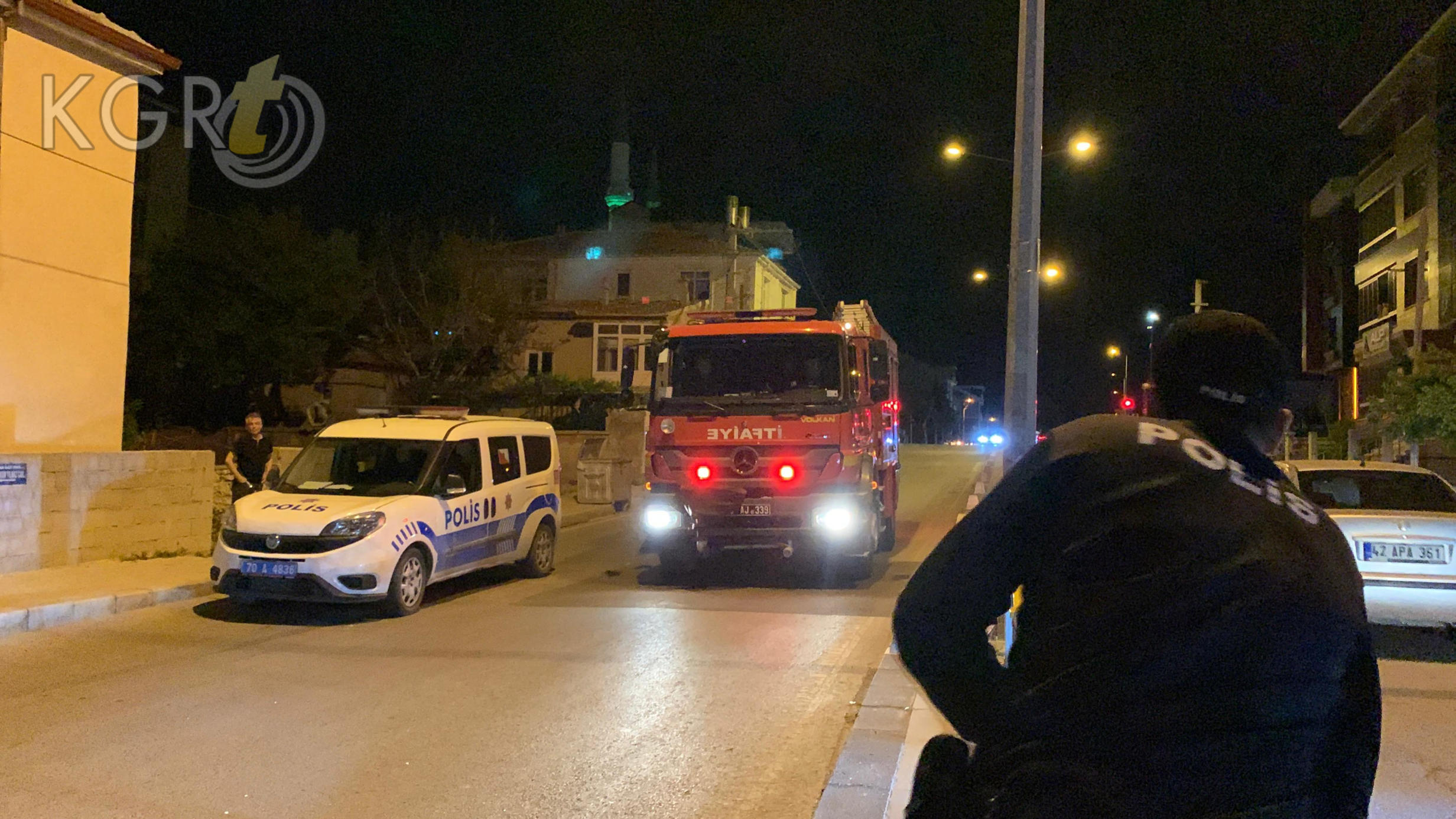 Karamanda Kontrolden Cikan Arac Demir Bariyerlere Carparak Takla Atti10