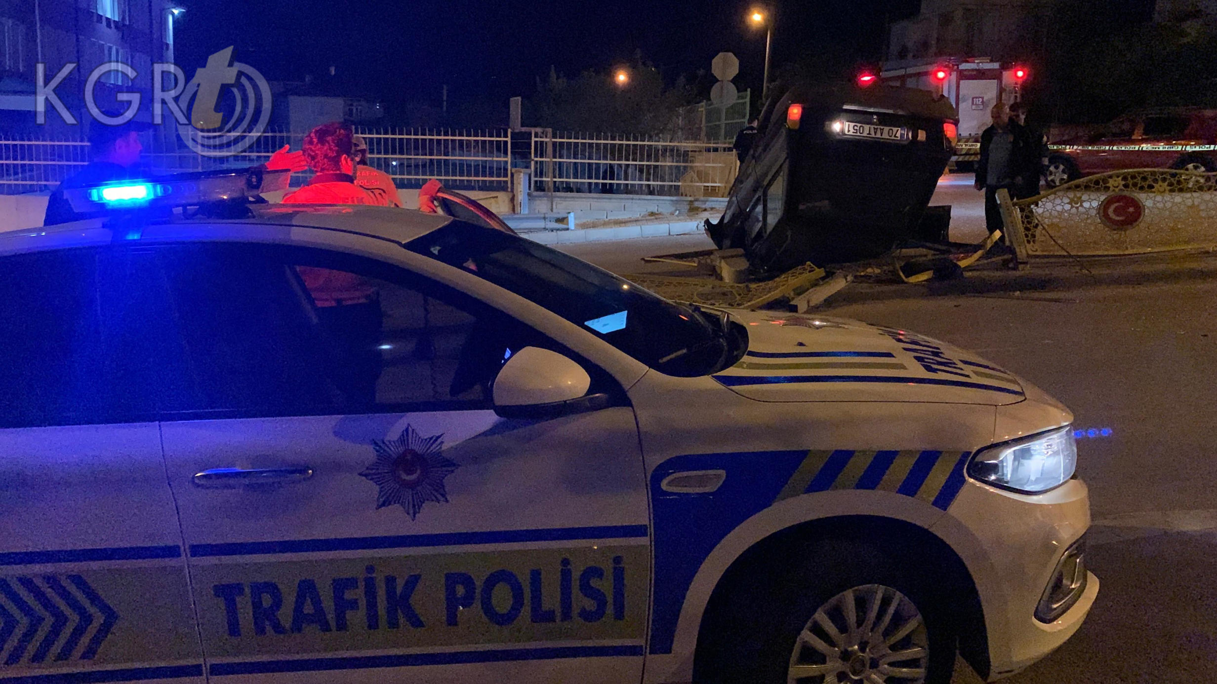 Karamanda Kontrolden Cikan Arac Demir Bariyerlere Carparak Takla Atti11
