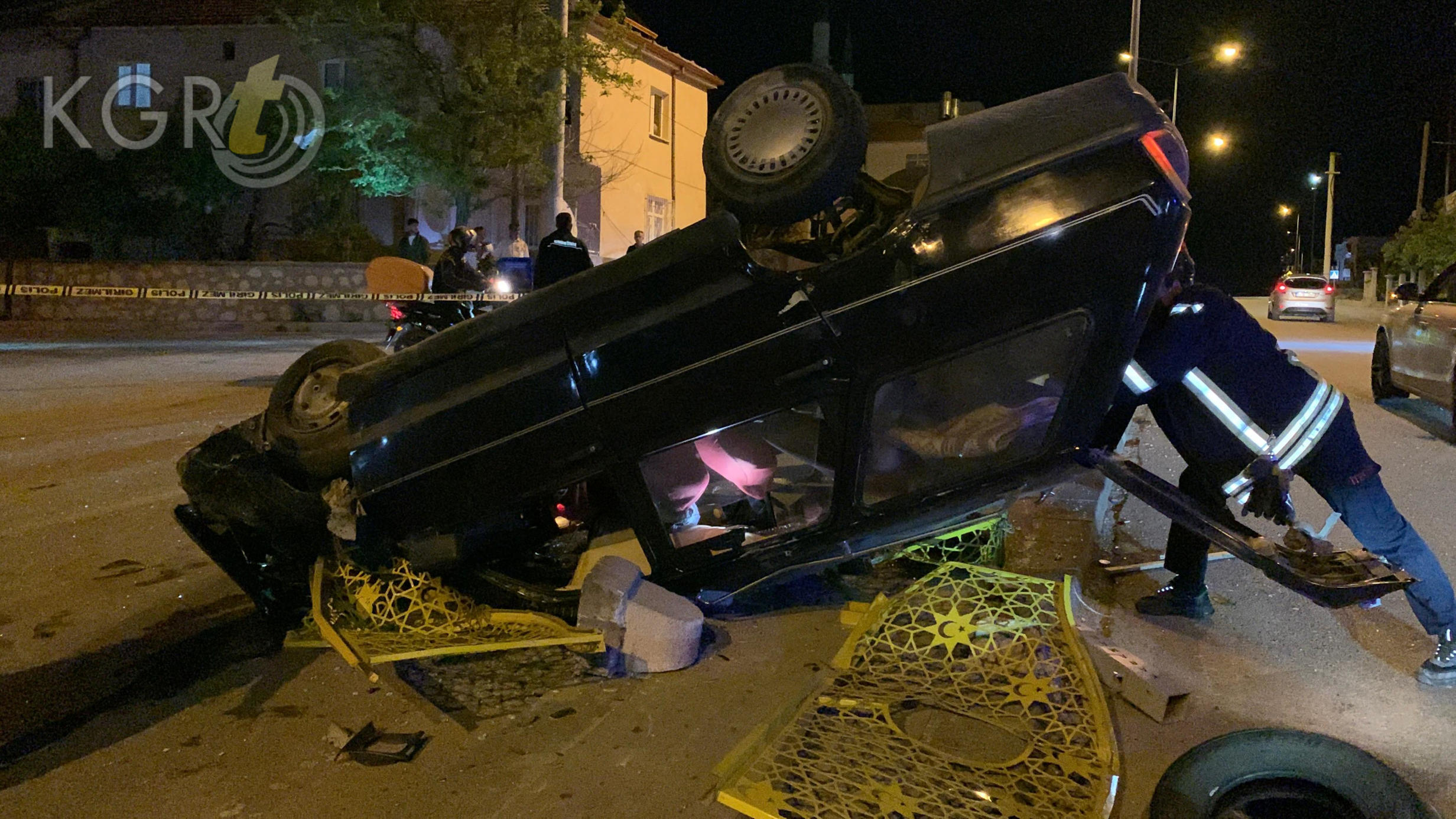 Karamanda Kontrolden Cikan Arac Demir Bariyerlere Carparak Takla Atti12