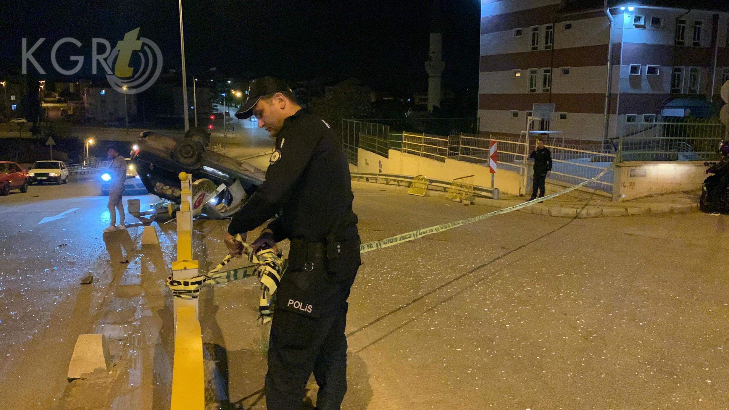 Karamanda Kontrolden Cikan Arac Demir Bariyerlere Carparak Takla Atti16