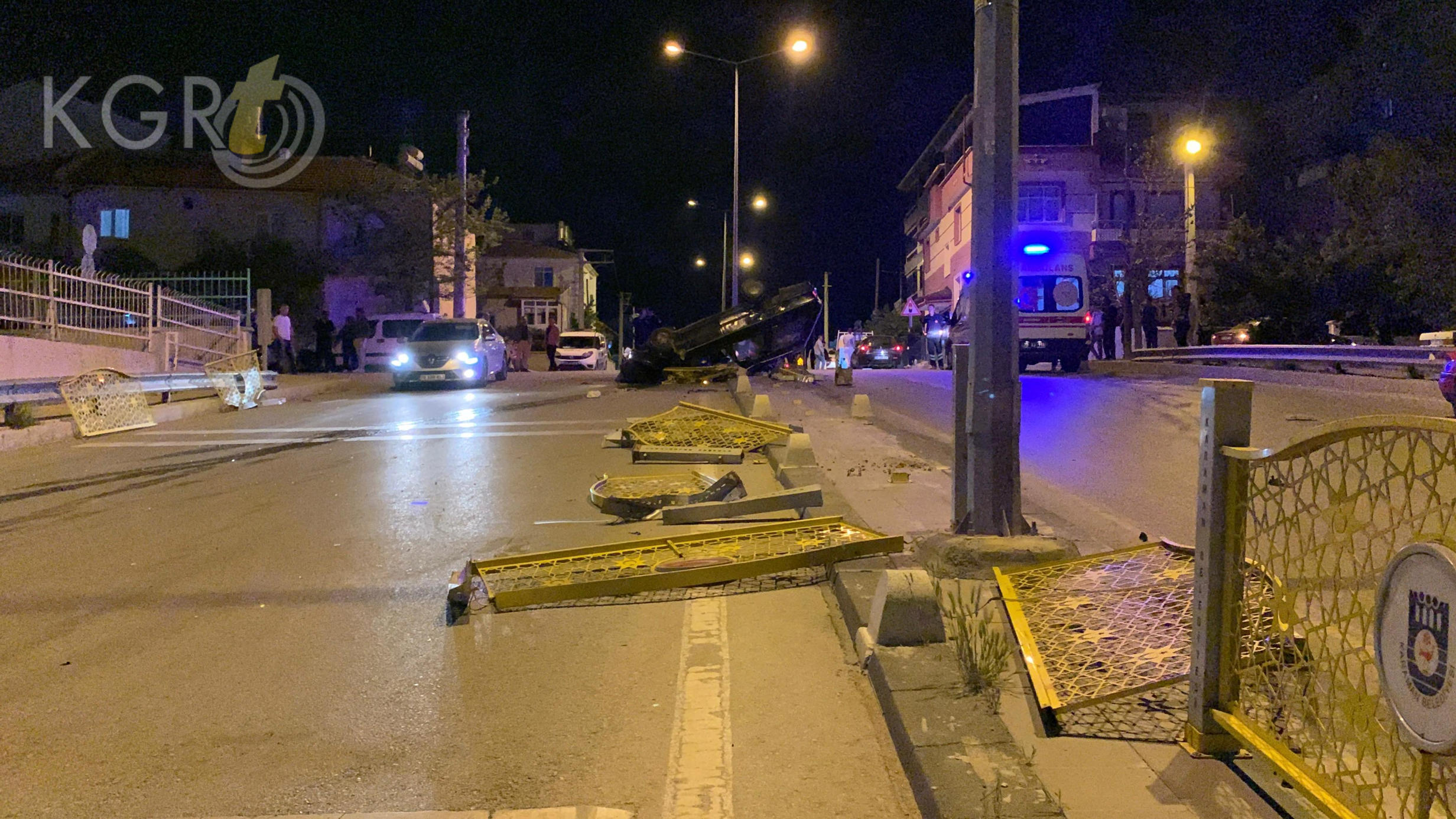 Karamanda Kontrolden Cikan Arac Demir Bariyerlere Carparak Takla Atti3