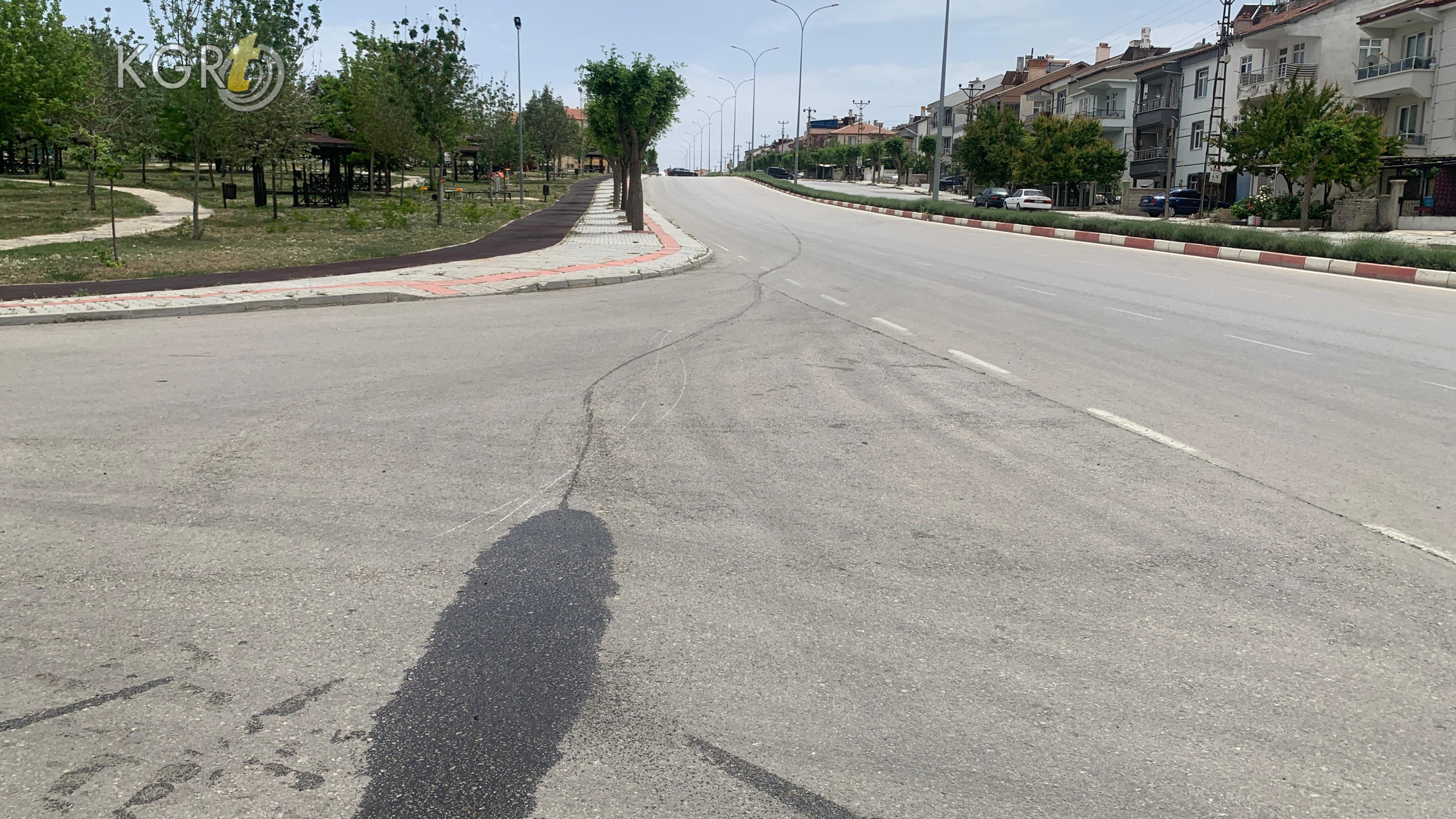 Karamanda Motosikletten Yola Akan Yag Kaza Yaptirdi 1 Yarali7