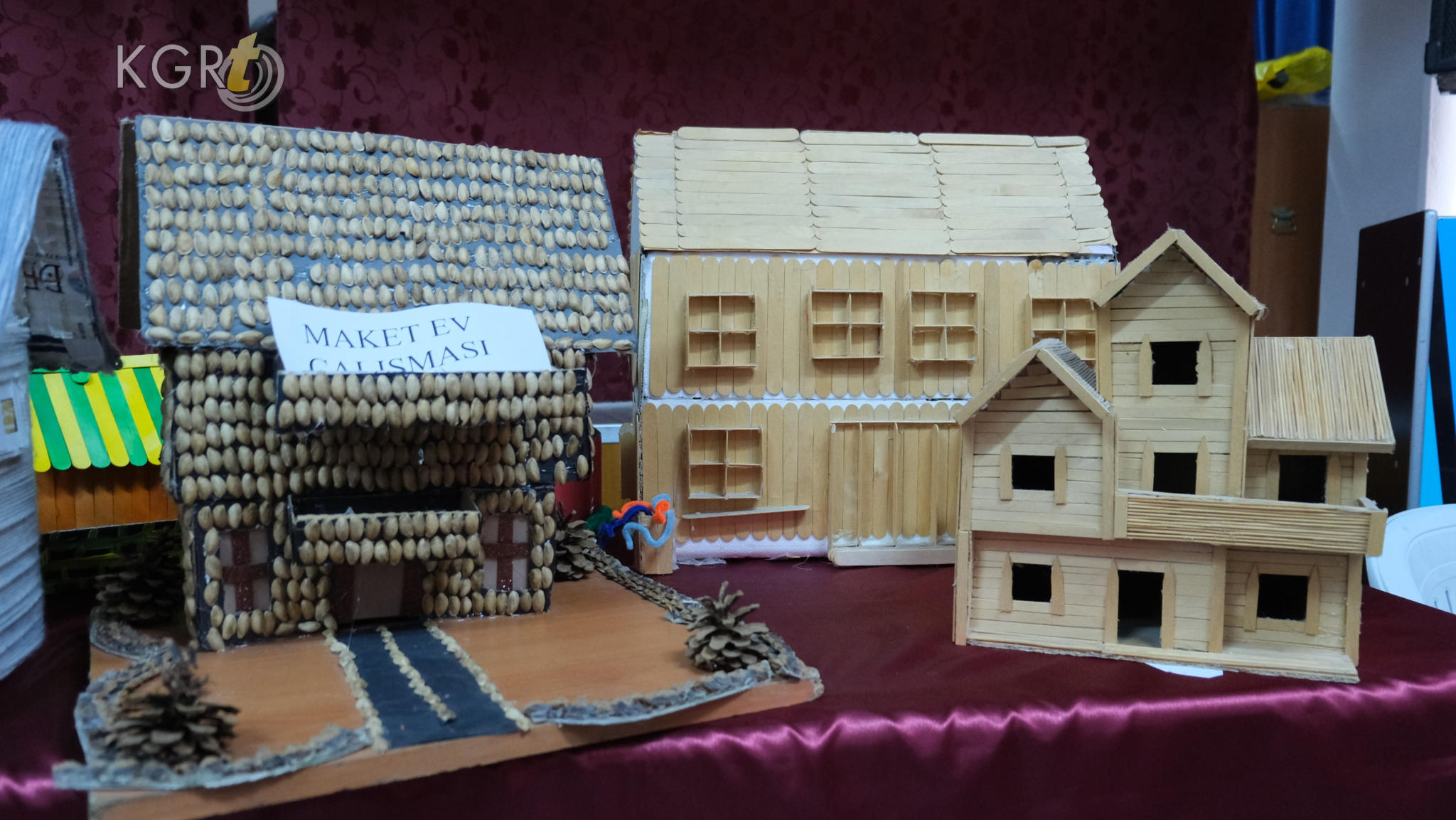 Karamanda Ortaokul Ogrencilerinin Yilsonu Sergisi Begeni Topladi9