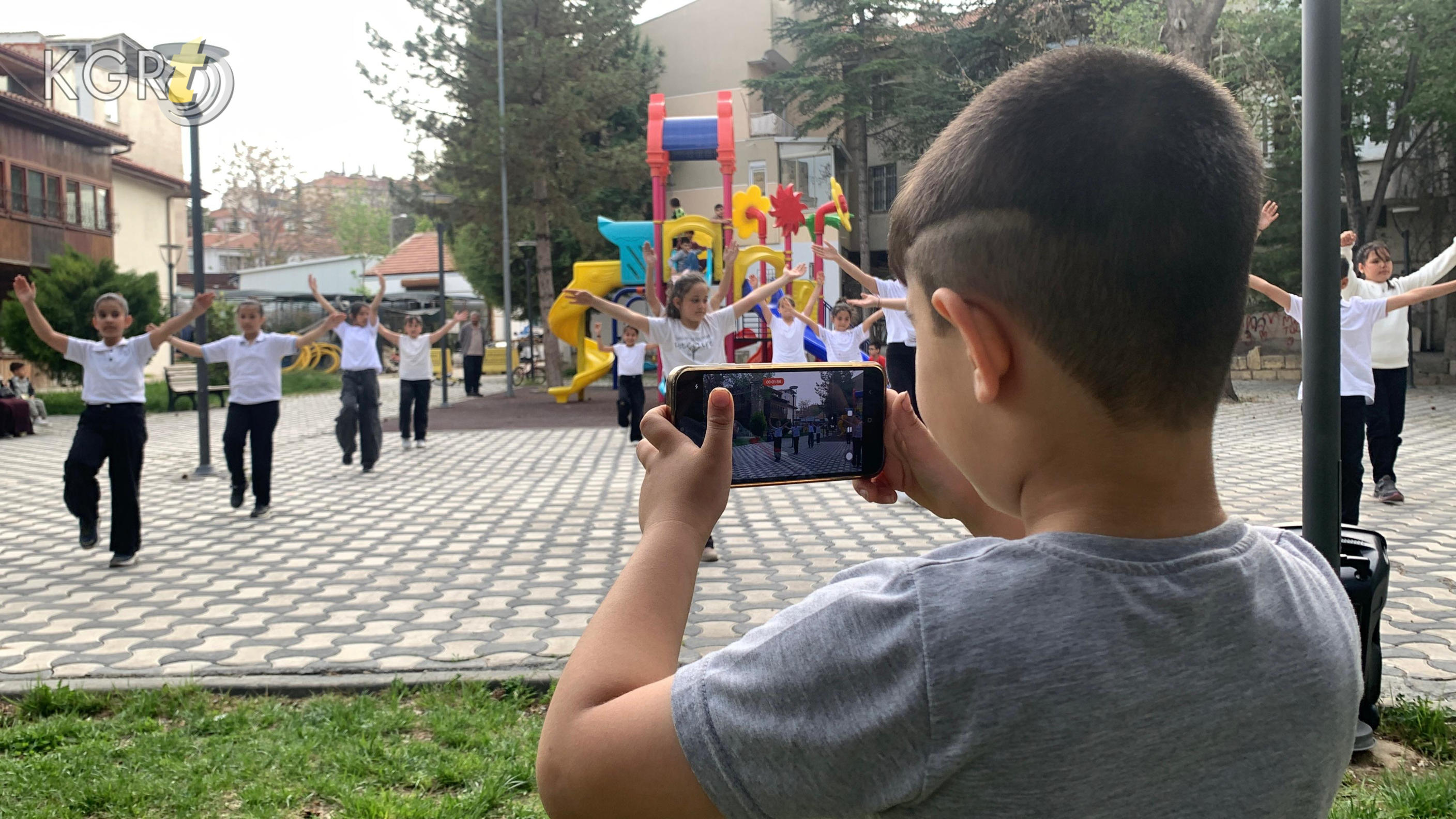 Karamanda Sehrin 5 Farkli Noktasinda Es Zamanli Halk Oyunlari Gosterisi Yapildi1