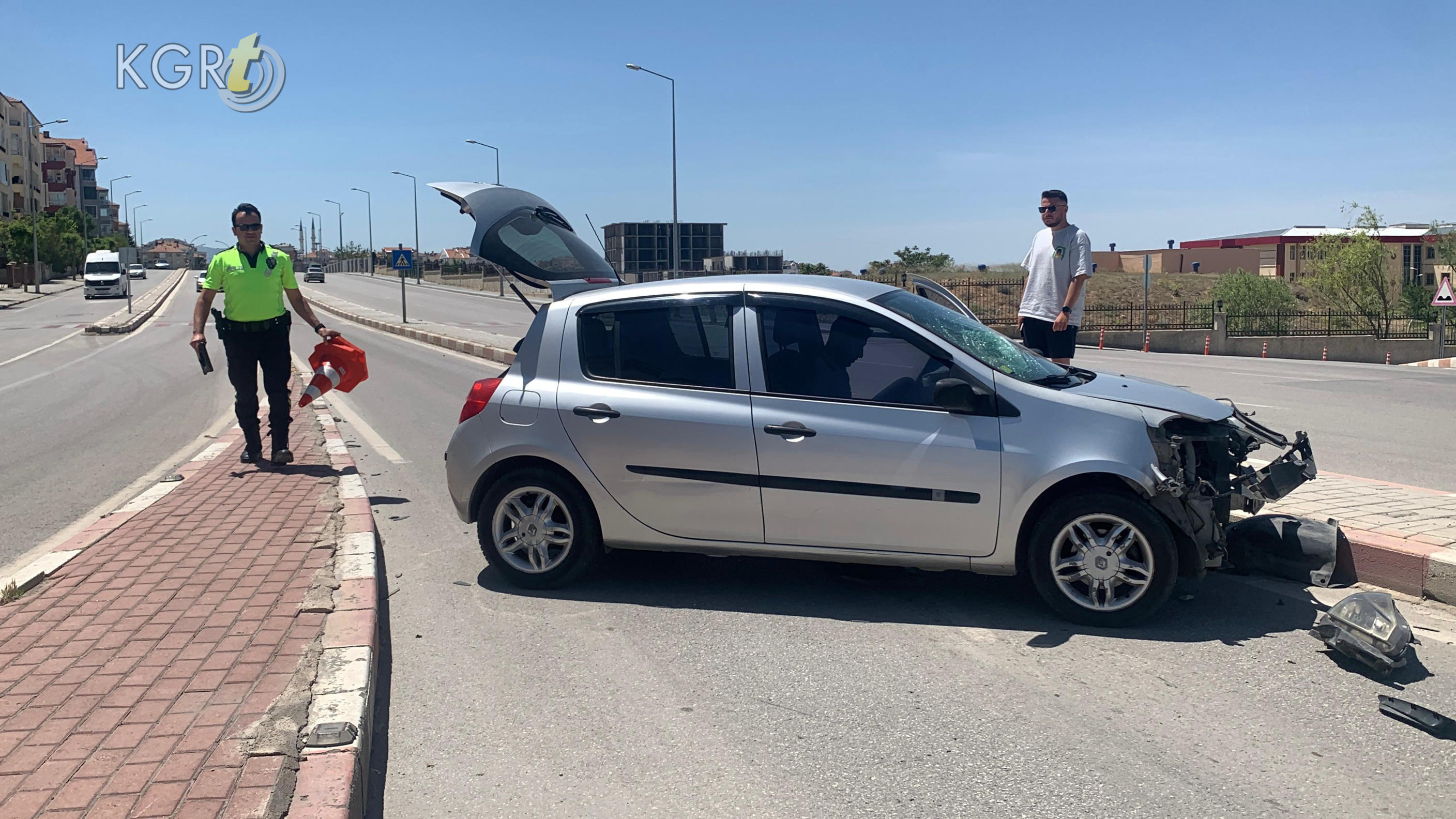 Karamanda Viraji Alamayan Otomobil Kaza Yapti9