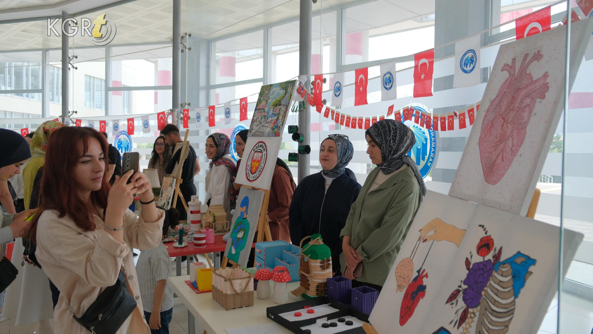 Kmude Yasli Ve Bakima Muhtac Hastalar Icin Sergi Duzenlendi2