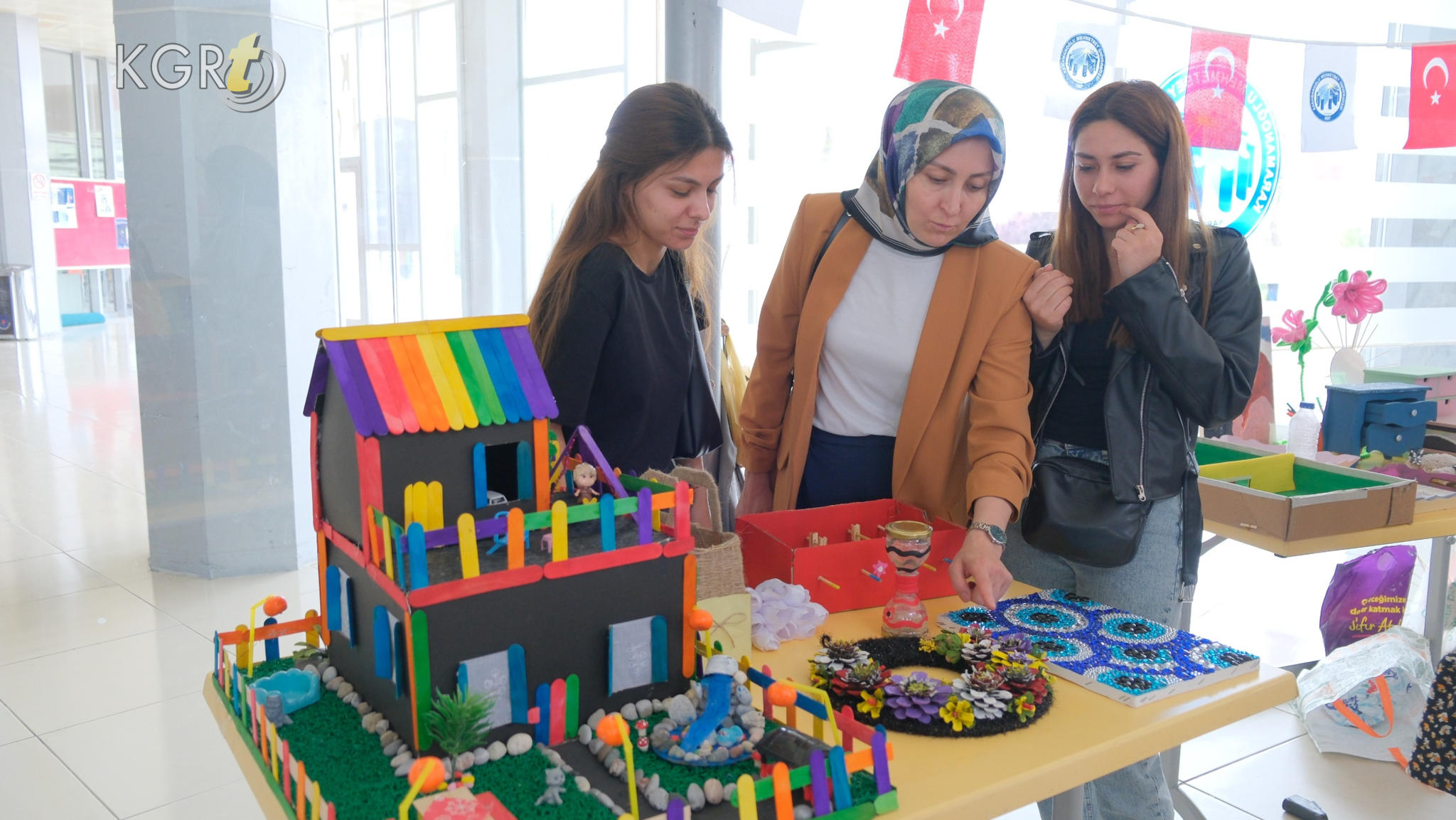 Kmude Yasli Ve Bakima Muhtac Hastalar Icin Sergi Duzenlendi6