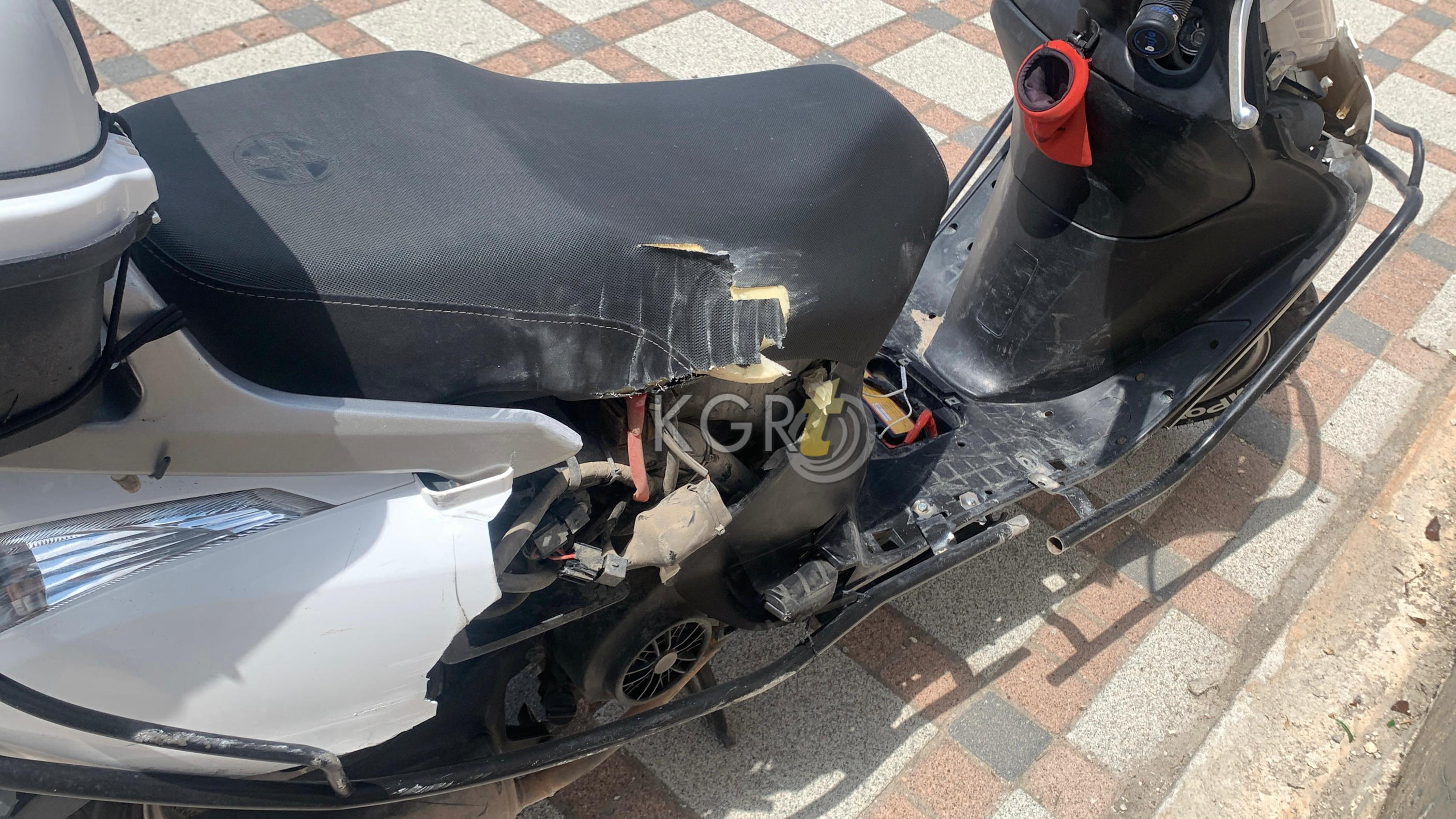Kontrolden Cikan Motosiklet 20 Metre Suruklendi Surucusu Yaralandi6
