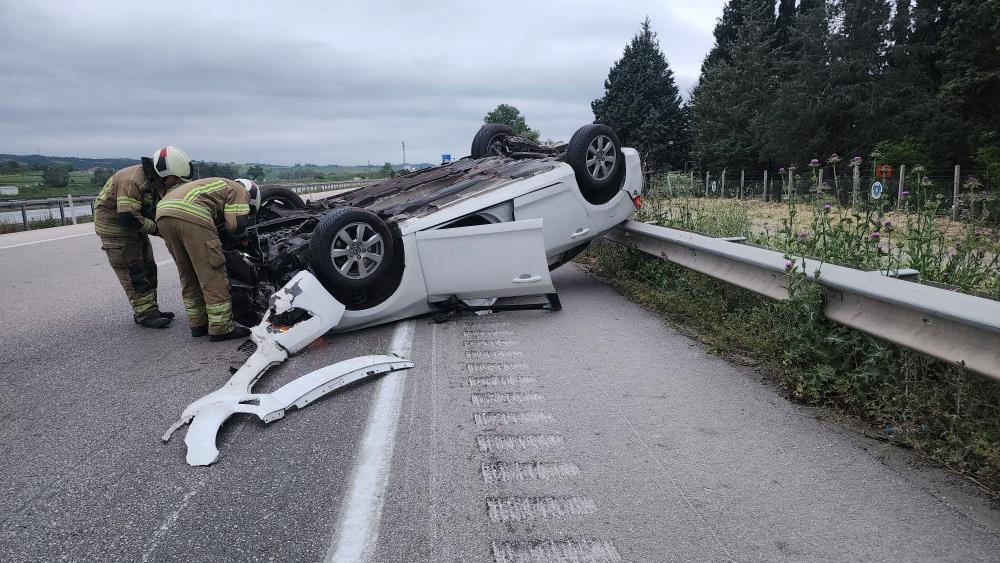 Korkunc Kazada 3 Kisi Yaralandi2