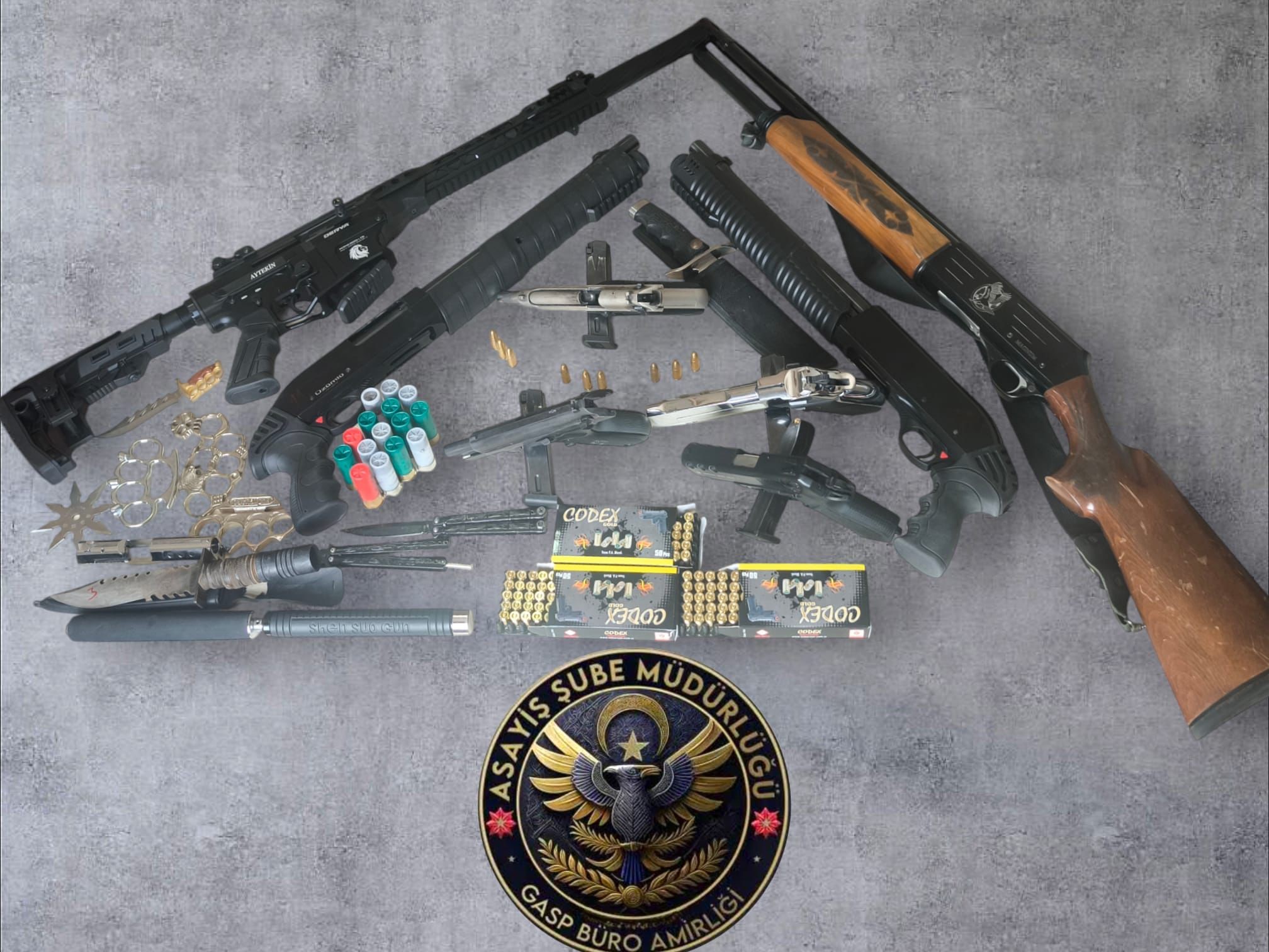 Sosyal Medyada Silah Gosteren 14 Kisi Gozaltinda (2)