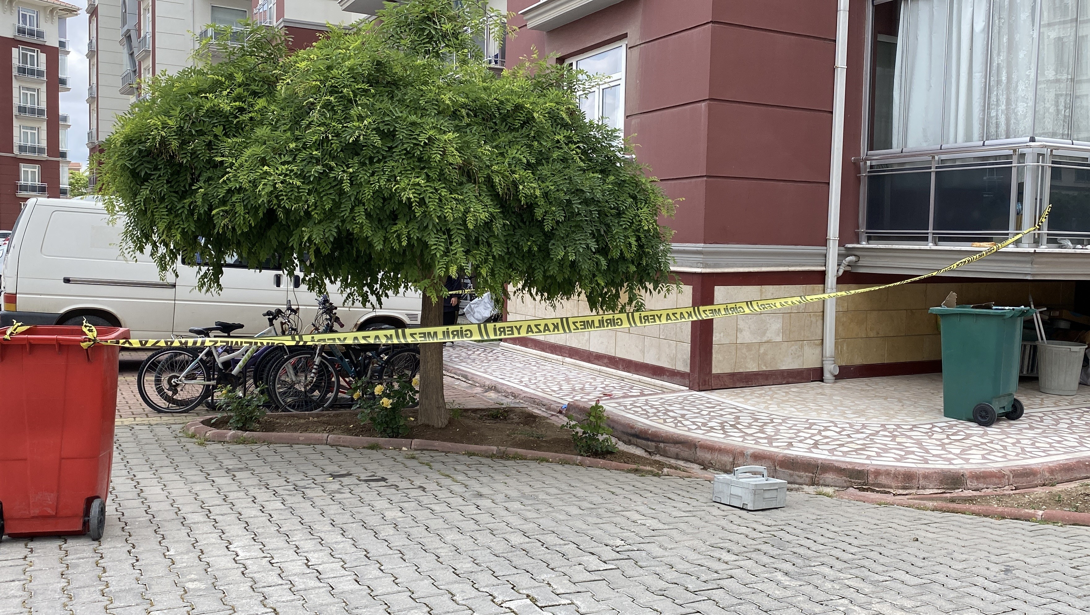 5 Kattan Dusen 2 Yasindaki Cocuk Hayatini Kaybetti (3)