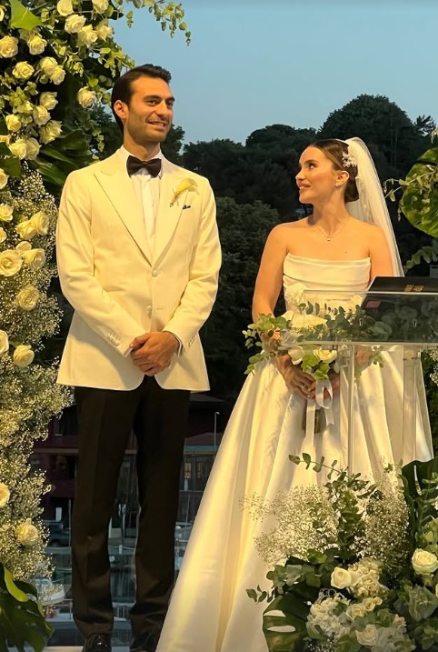 Almila Ada Ve Ihsan Cilsal Evlendi (1)