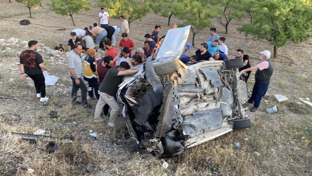 Feci Kazada Aracta Sikistilar 2Si Agir 8 Yarali4