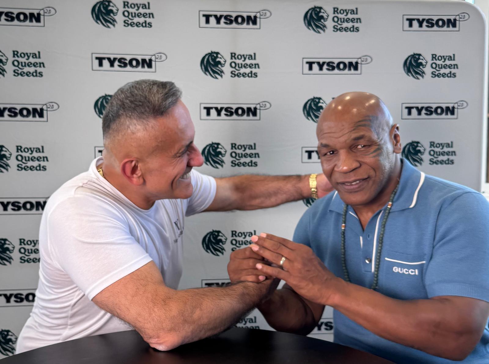 Ibrahim Uysal Efsane Boksor Mike Tysonla Bulustu (4)