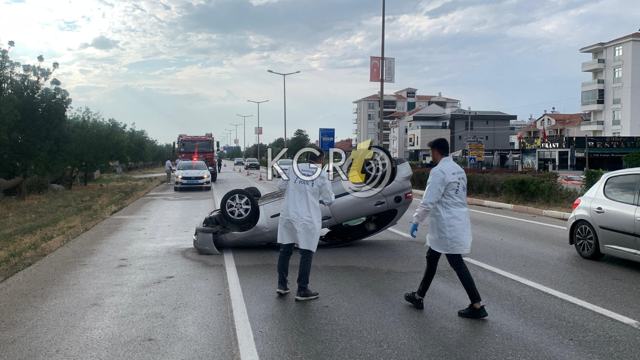 Karaman'da Ailenin Aracı Takla Attı 2'Si Çocuk 4 Yaralı10