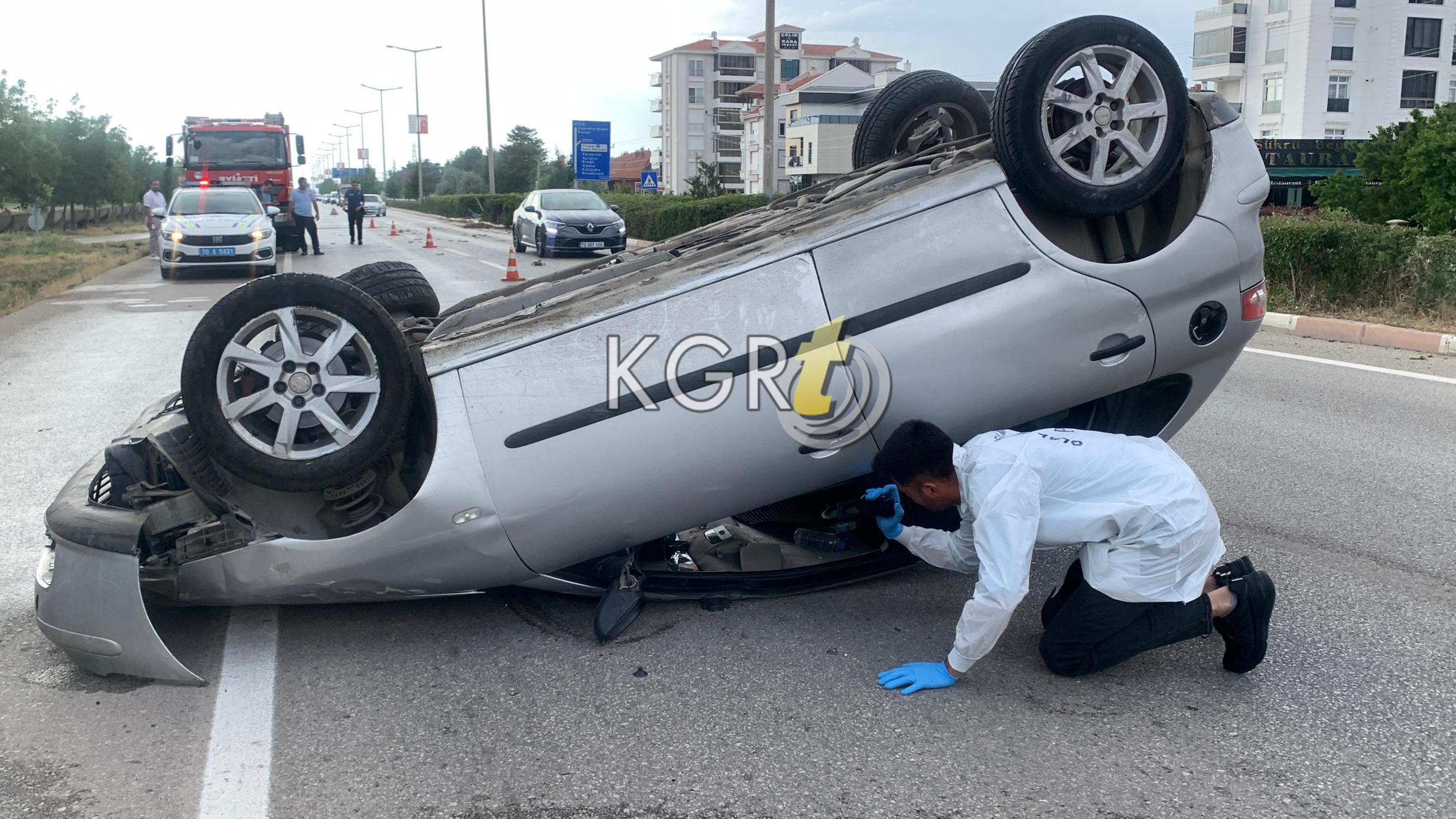 Karaman'da Ailenin Aracı Takla Attı 2'Si Çocuk 4 Yaralı11