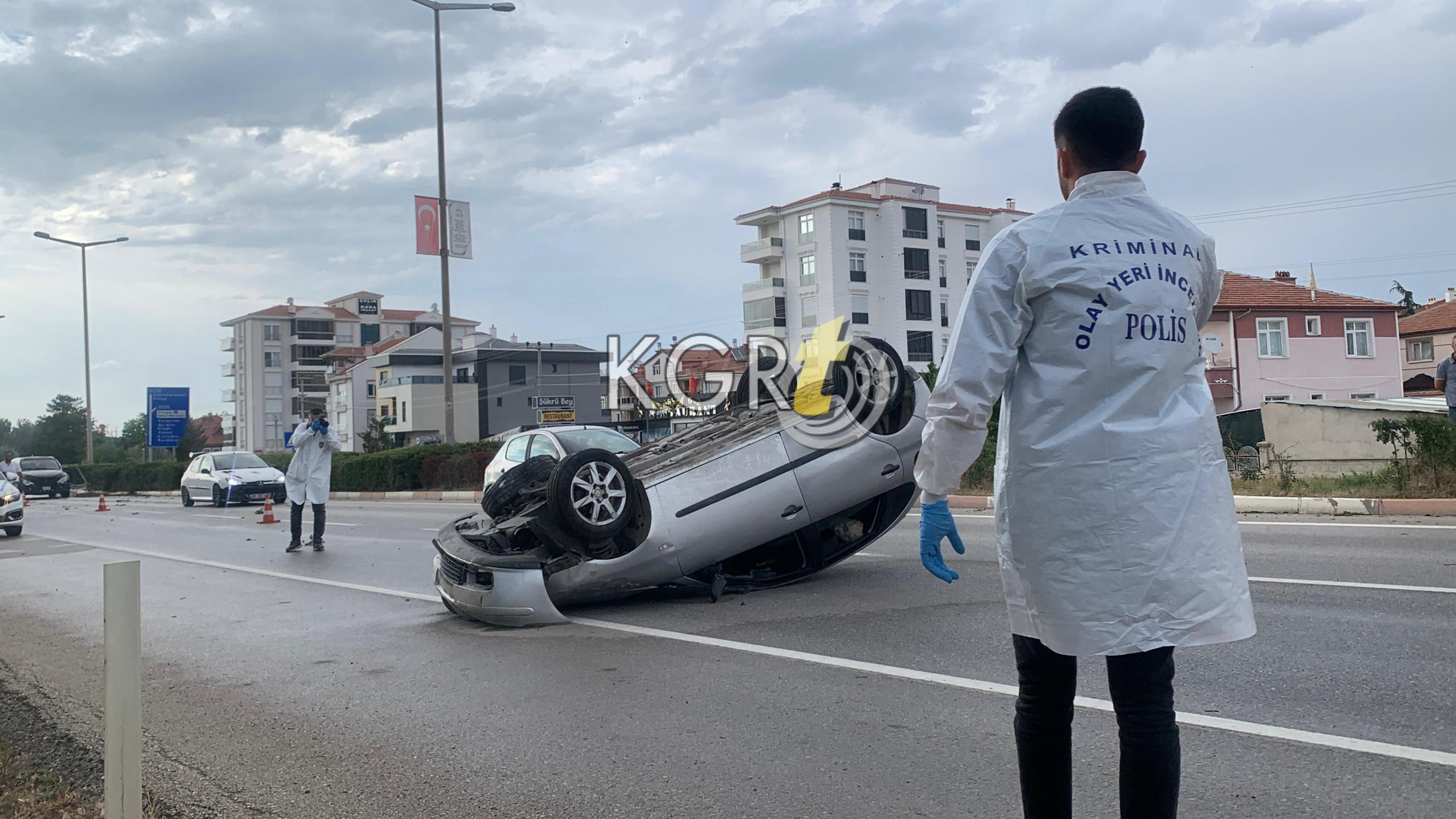 Karaman'da Ailenin Aracı Takla Attı 2'Si Çocuk 4 Yaralı12