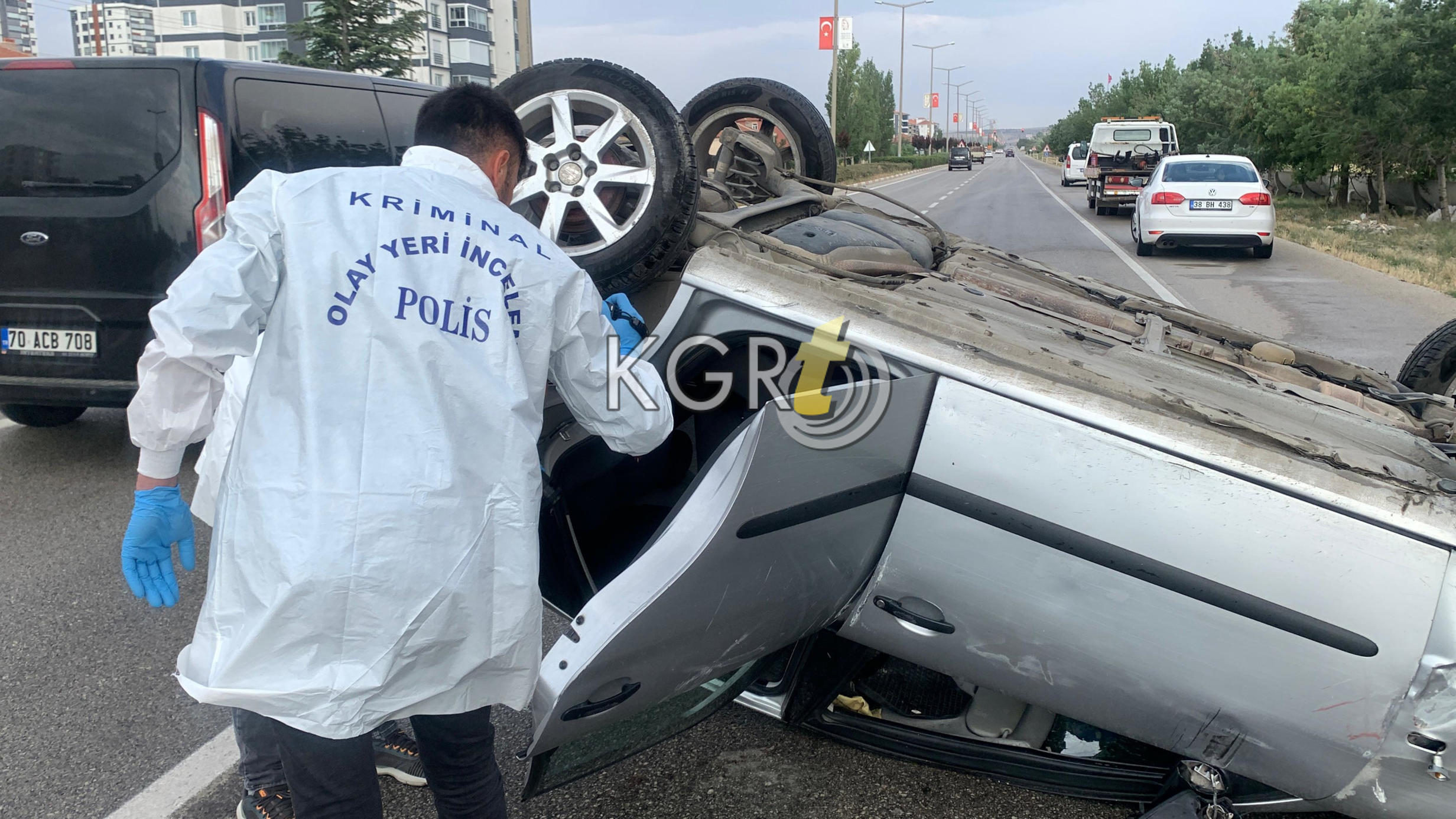 Karaman'da Ailenin Aracı Takla Attı 2'Si Çocuk 4 Yaralı13