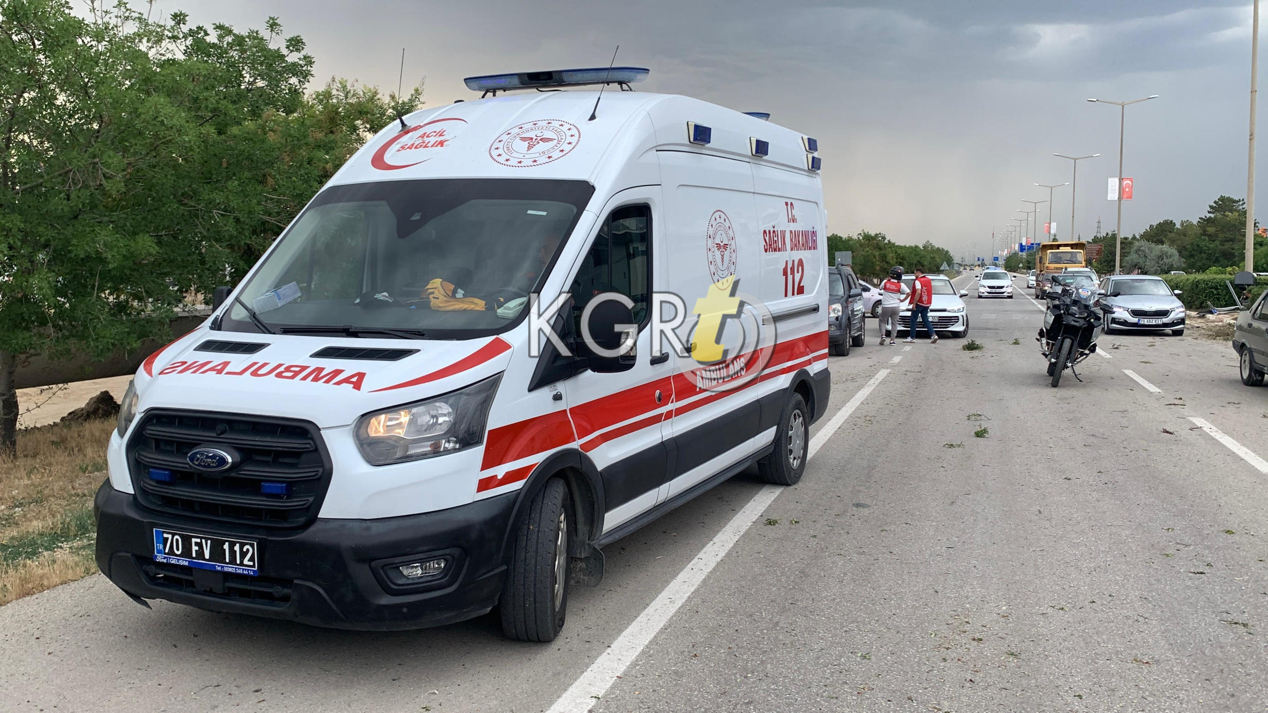 Karaman'da Ailenin Aracı Takla Attı 2'Si Çocuk 4 Yaralı15