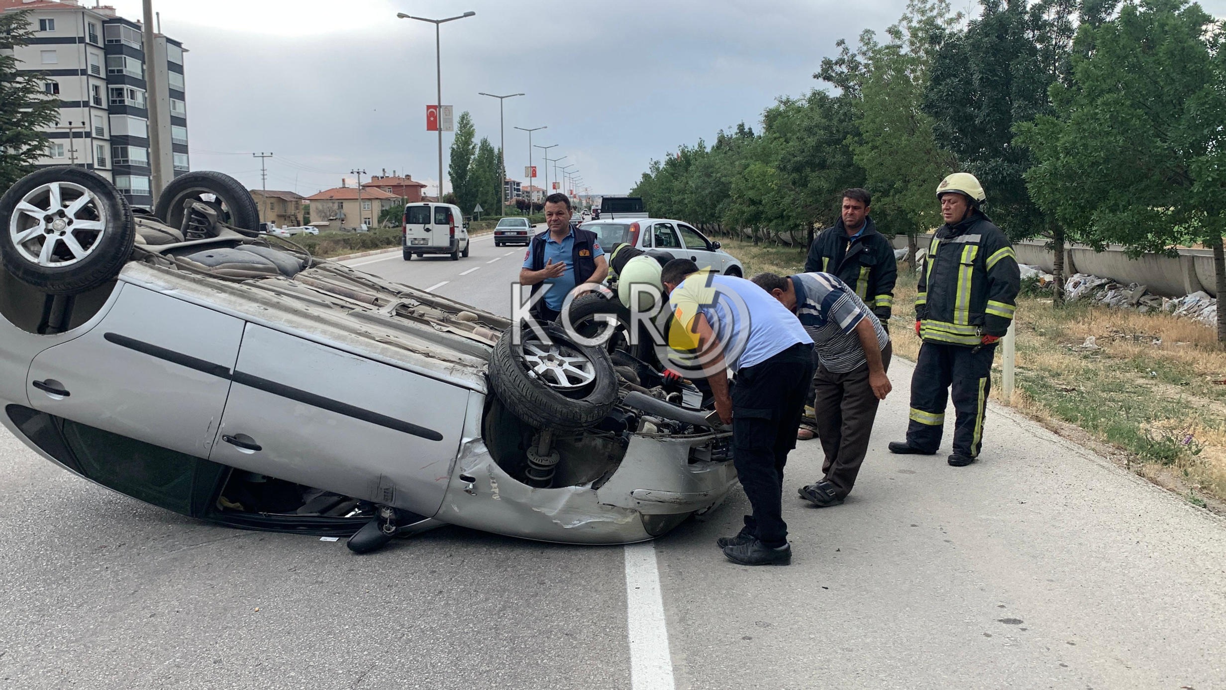 Karaman'da Ailenin Aracı Takla Attı 2'Si Çocuk 4 Yaralı17