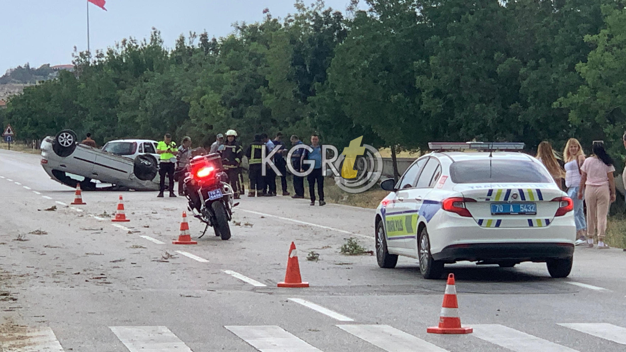 Karaman'da Ailenin Aracı Takla Attı 2'Si Çocuk 4 Yaralı20