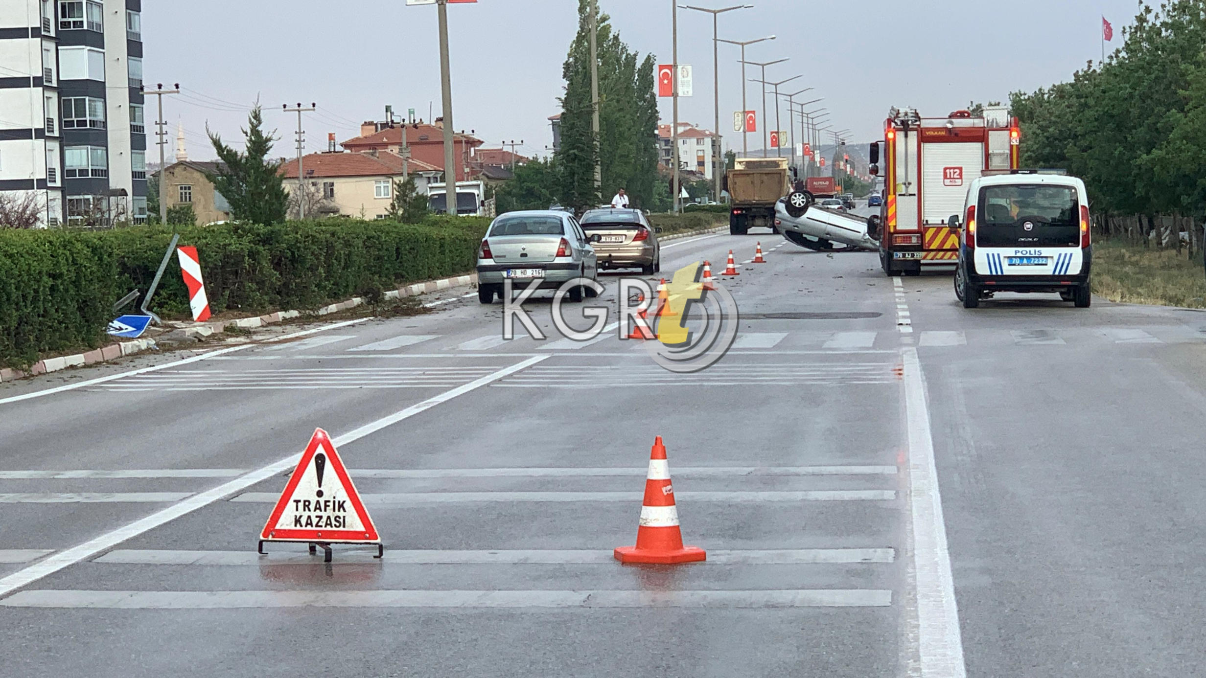 Karaman'da Ailenin Aracı Takla Attı 2'Si Çocuk 4 Yaralı7
