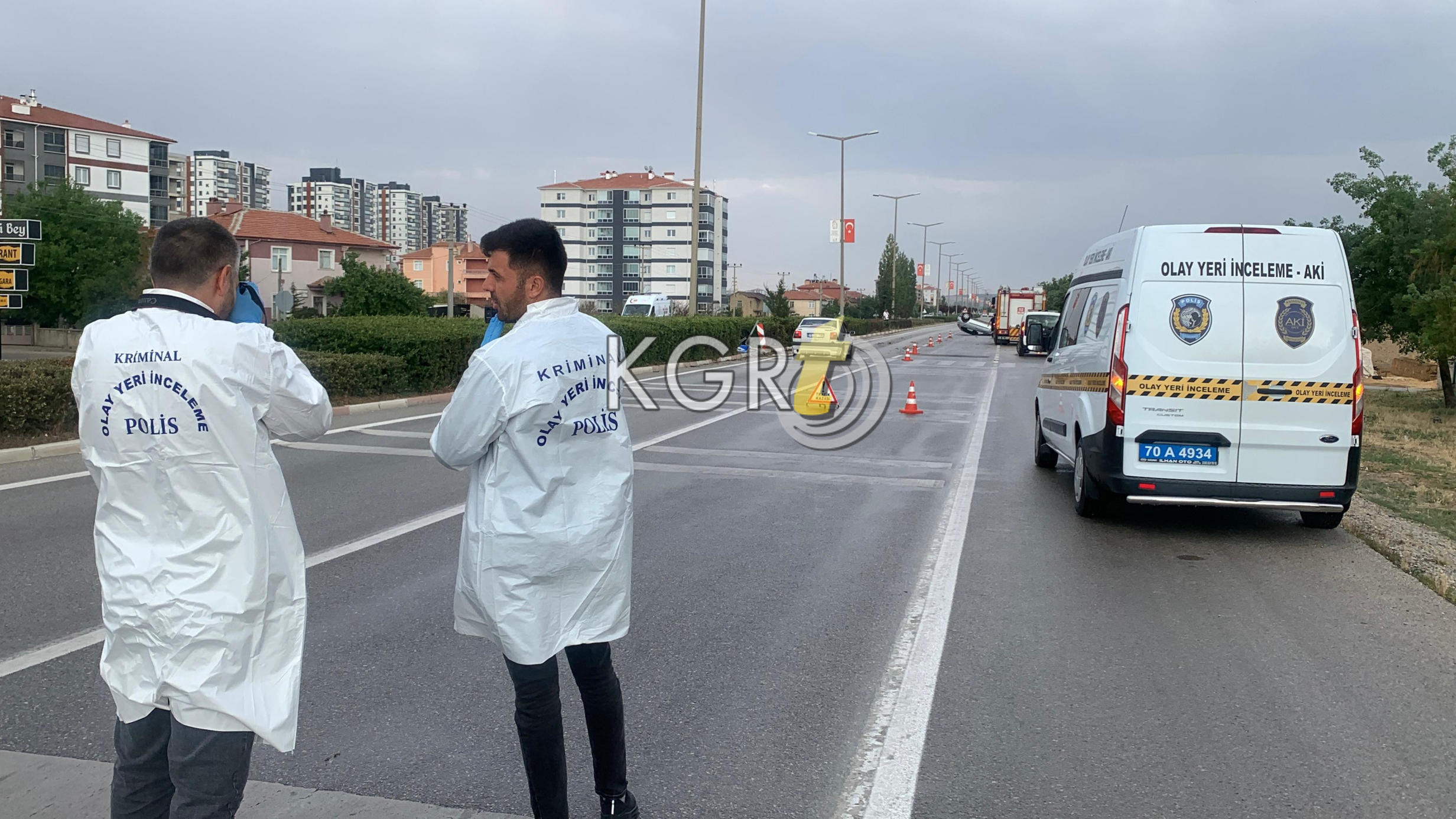 Karaman'da Ailenin Aracı Takla Attı 2'Si Çocuk 4 Yaralı8