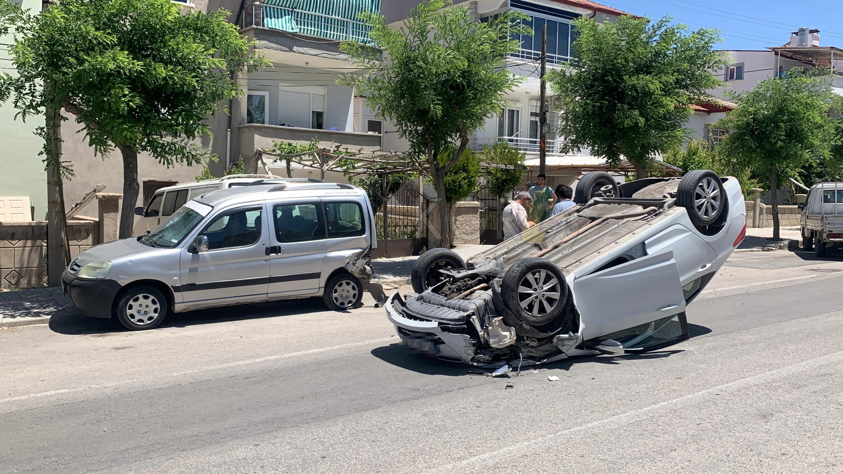 Karamanda Akillara Durgunluk Veren Kaza 2 Yarali13