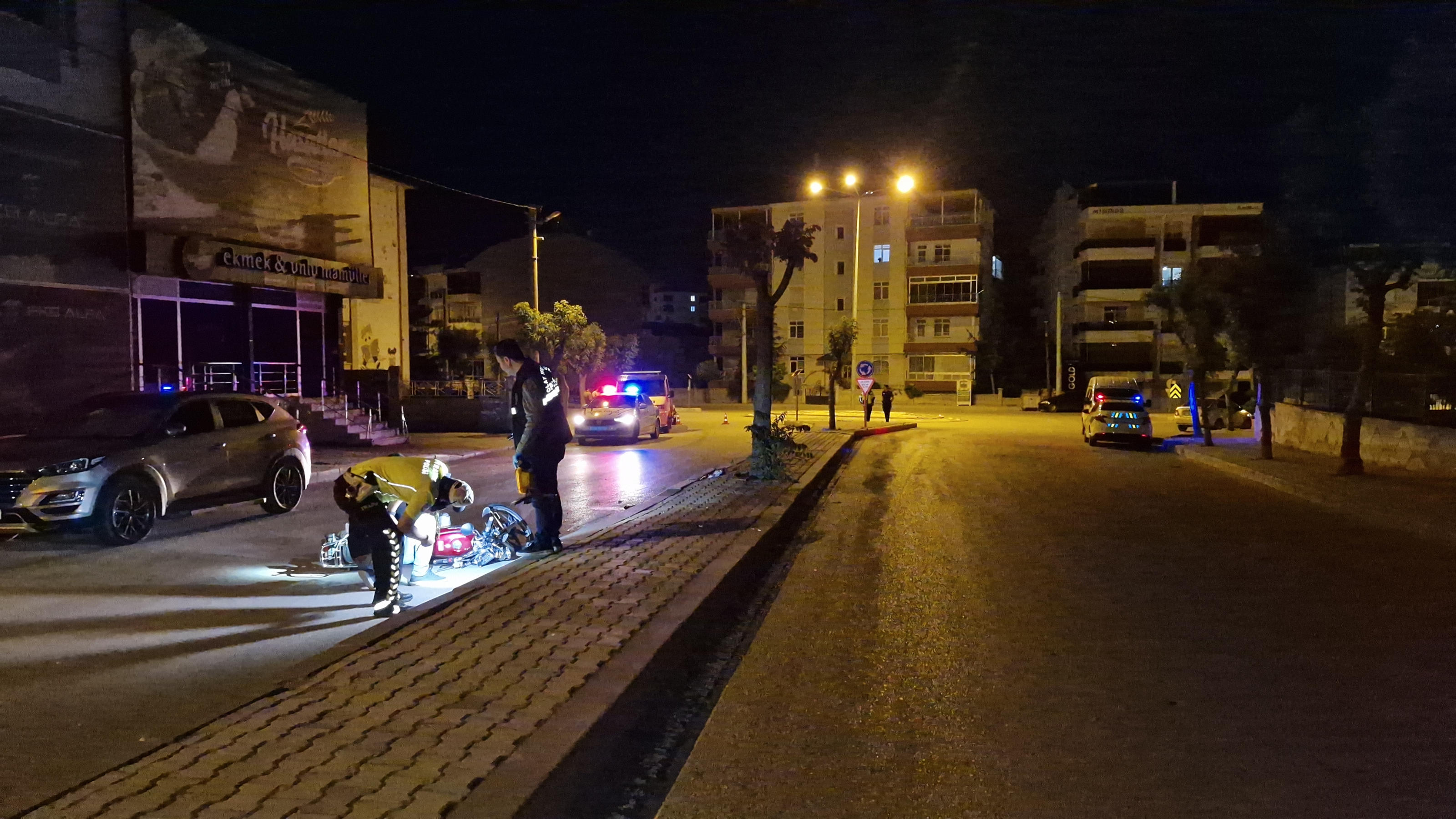 Karamanda Asiri Hizdan Motosiklet Devrildi 2 Agir Yarali11