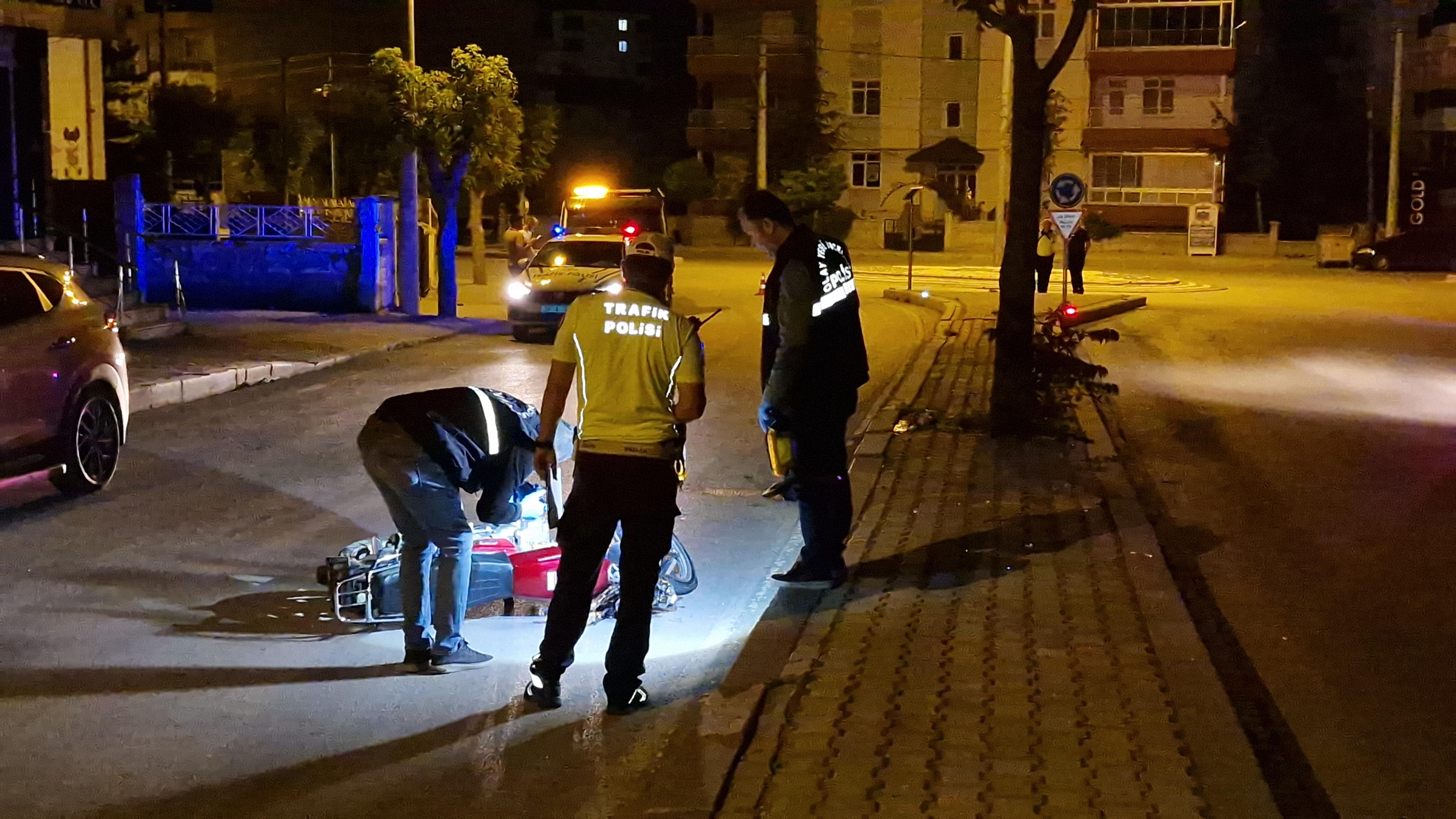 Karamanda Asiri Hizdan Motosiklet Devrildi 2 Agir Yarali15