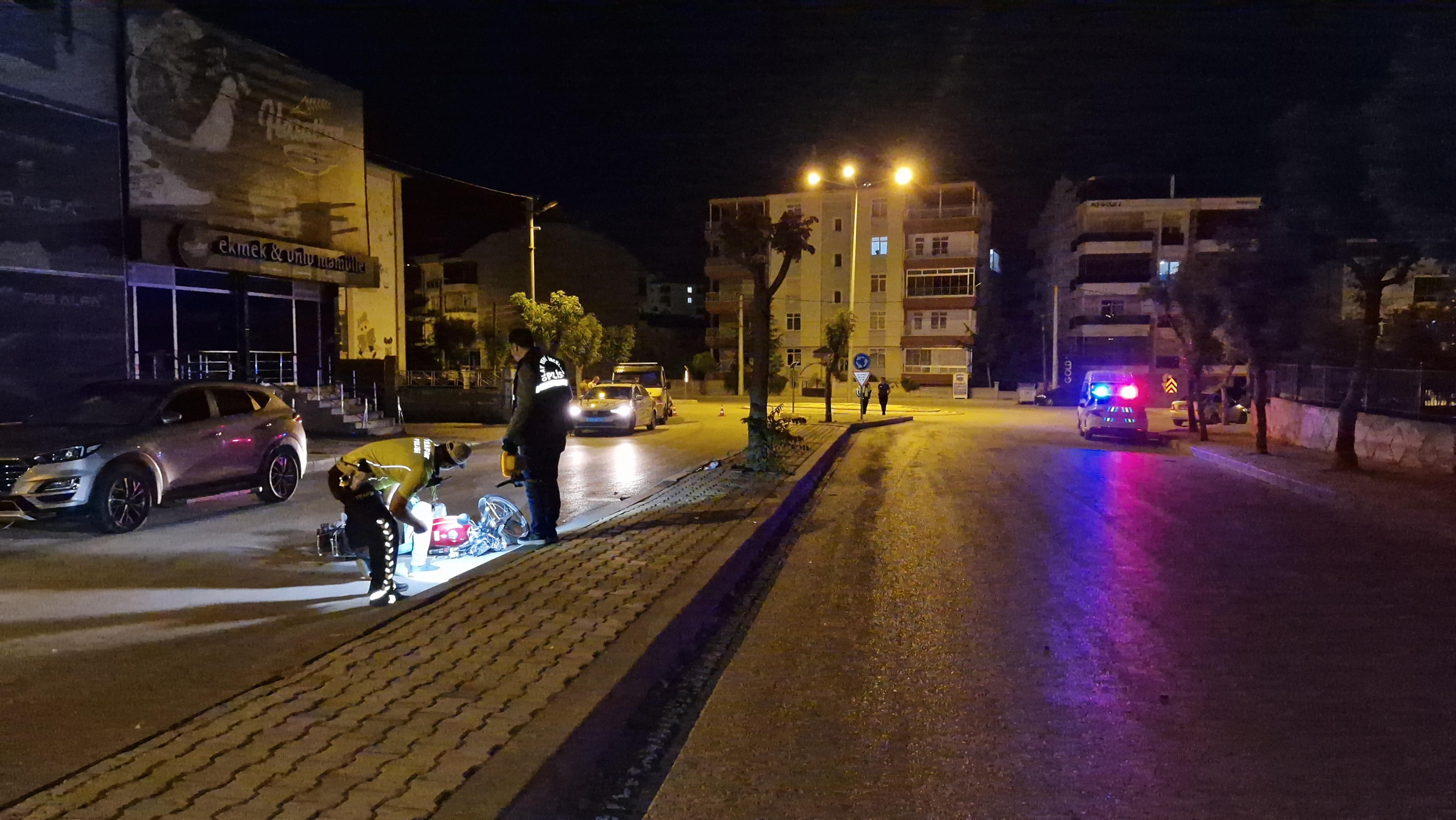 Karamanda Asiri Hizdan Motosiklet Devrildi 2 Agir Yarali4