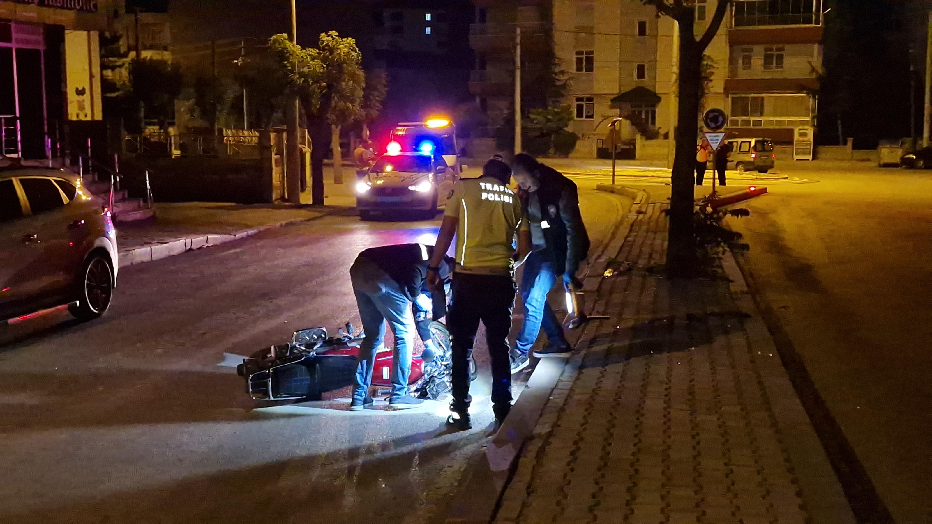 Karamanda Asiri Hizdan Motosiklet Devrildi 2 Agir Yarali8