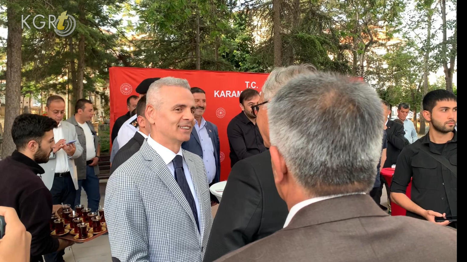 Karamanda Bayram Namazi Sonrasi Bayramlasma1