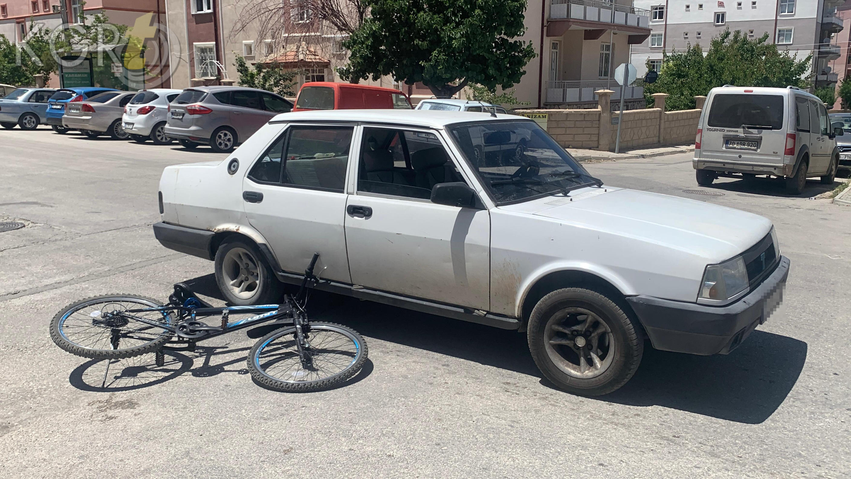 Karamanda Bisikletle Otomobil Carpisti 1 Yarali1