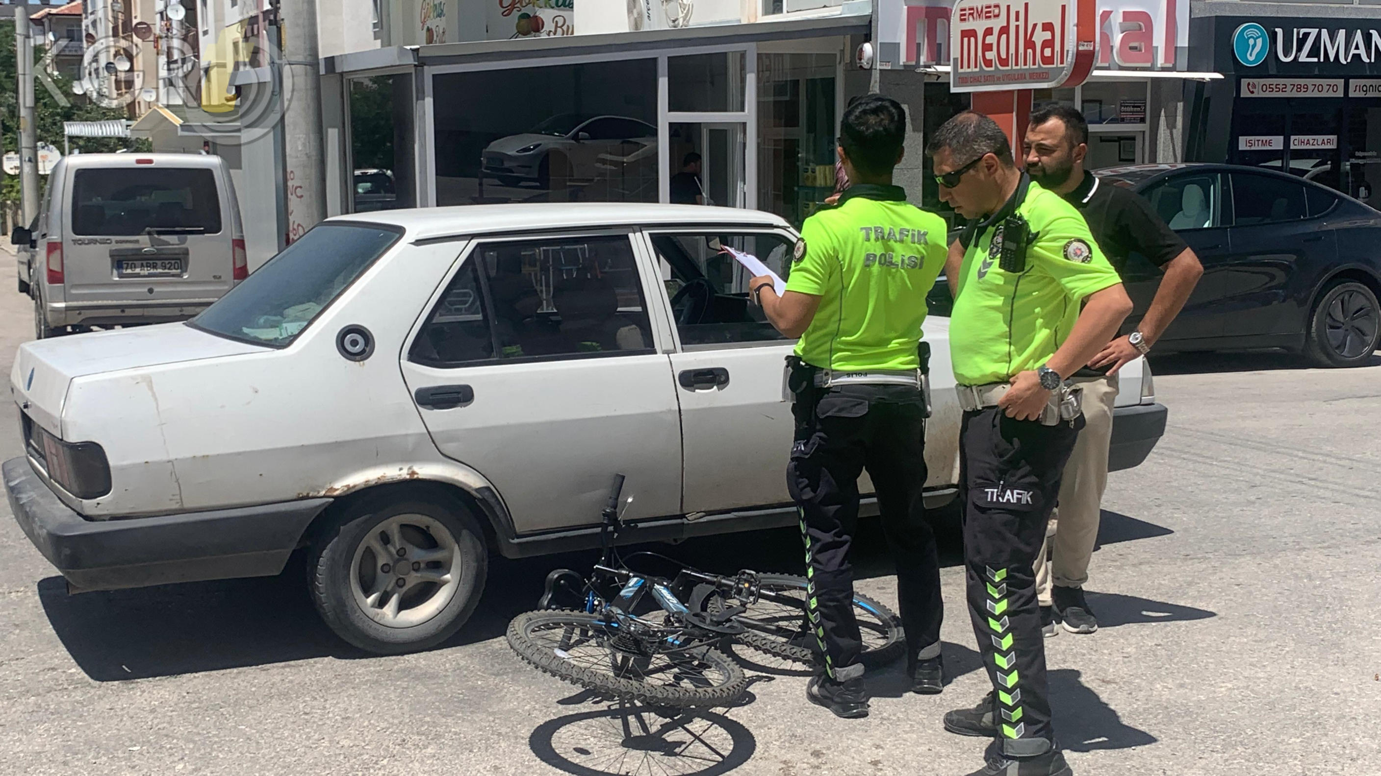 Karamanda Bisikletle Otomobil Carpisti 1 Yarali3