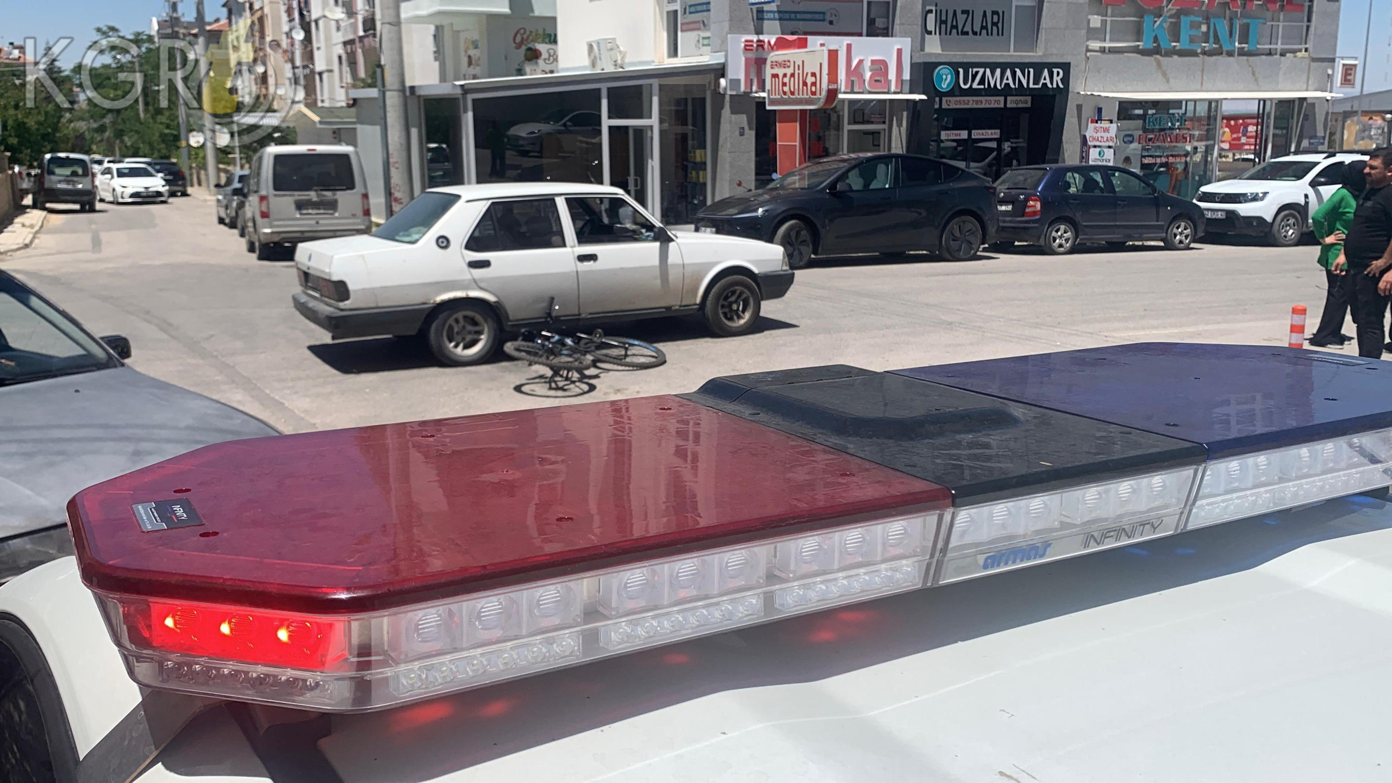 Karamanda Bisikletle Otomobil Carpisti 1 Yarali4