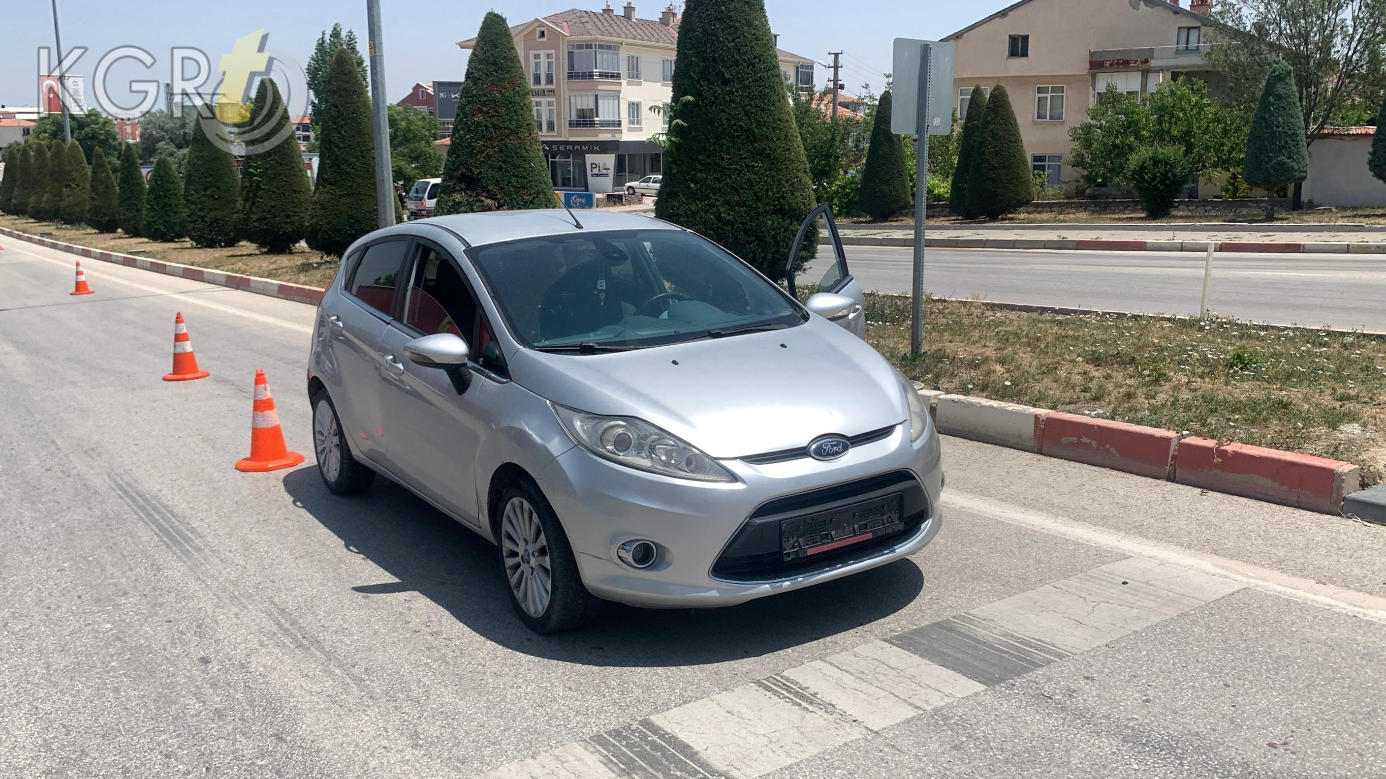 Karamanda Bisikletle Otomobil Carpisti Yasli Adam Yaralandi4
