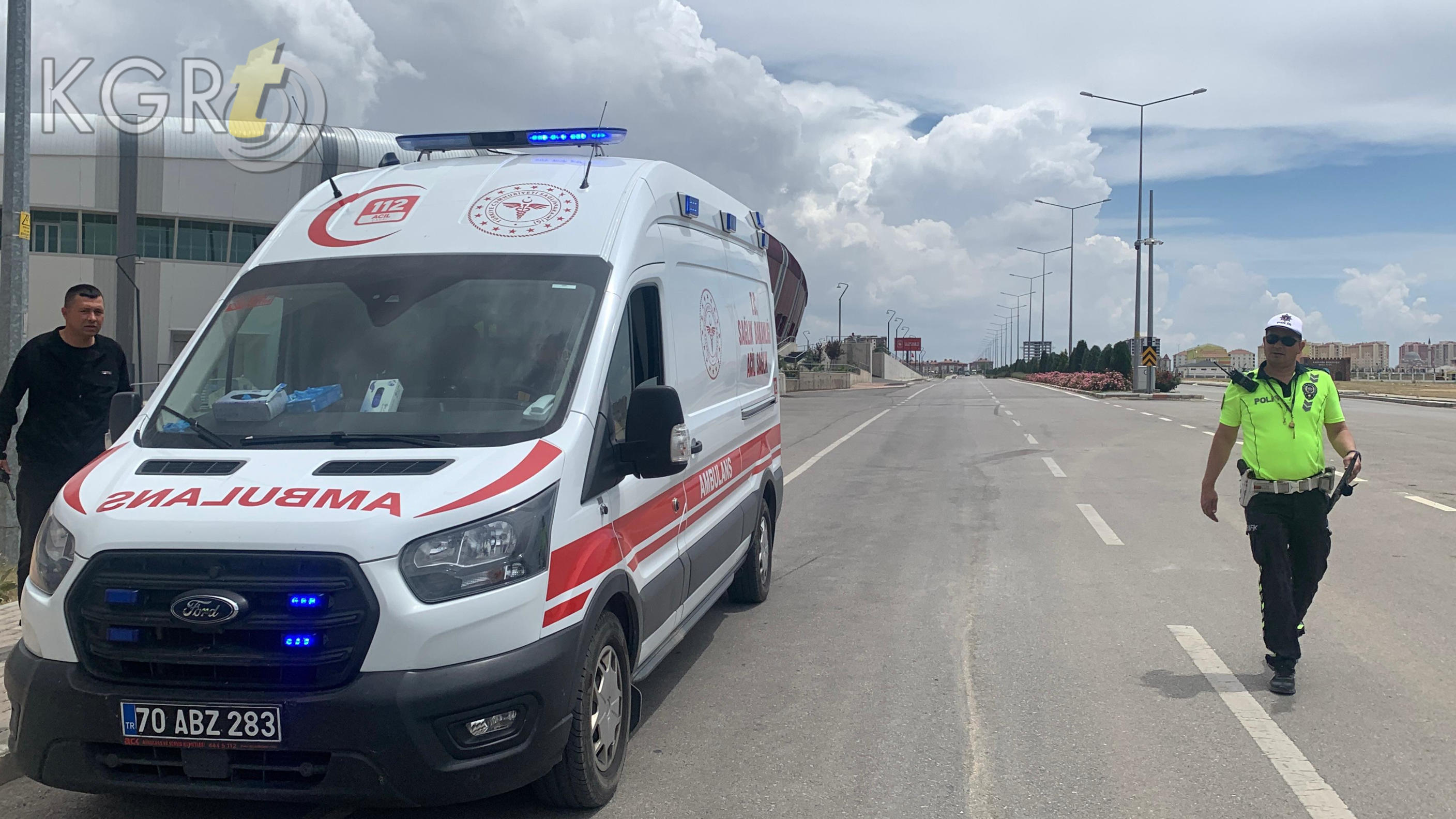 Karamanda Ehliyetsiz Genc Kaza Yapti 1 Polis Memuru Yaralandi9