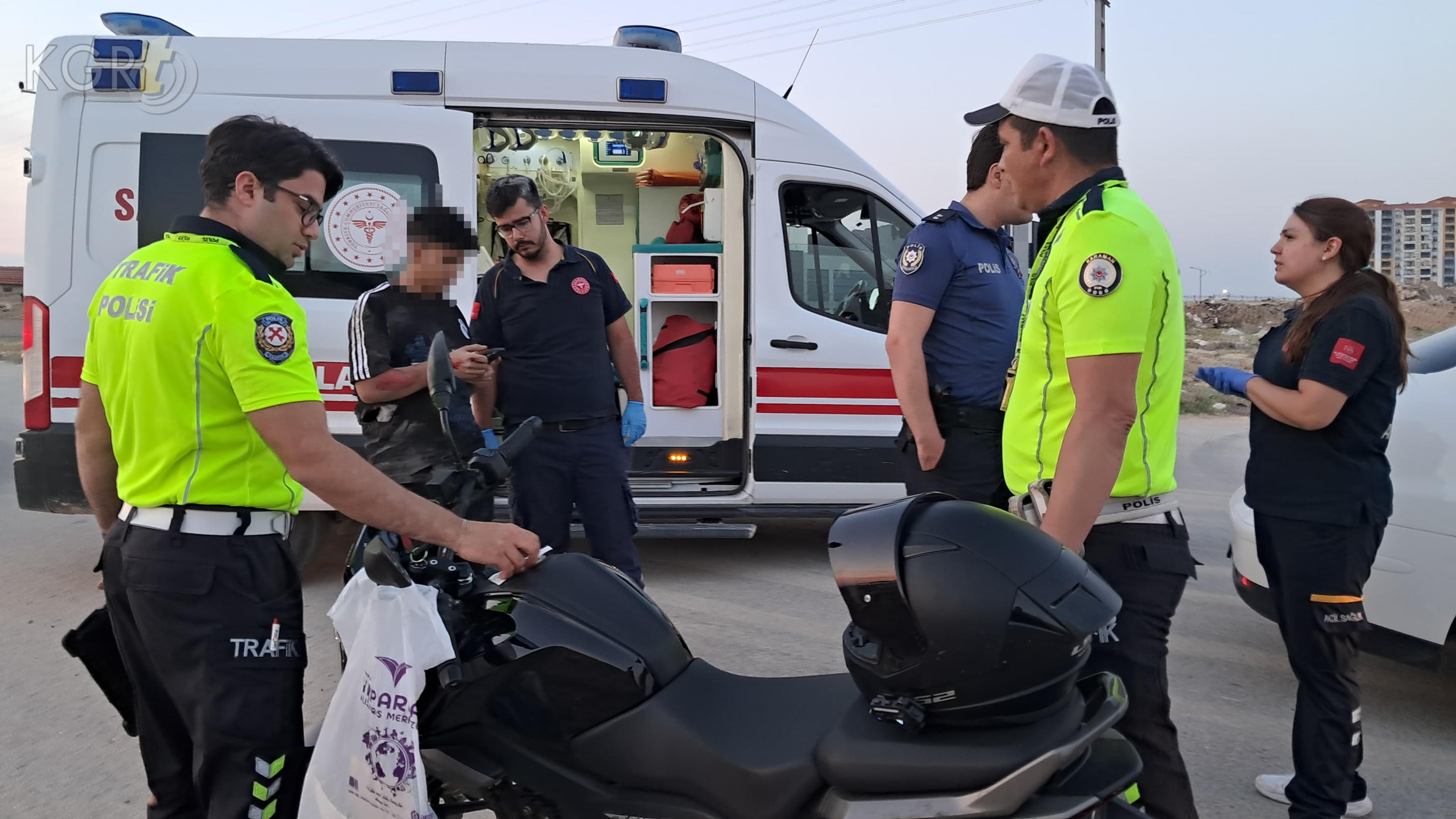 Karamanda Ehliyetsiz Motosiklet Surucusunun Yaptigi Kaza Pahaliya Patladi4