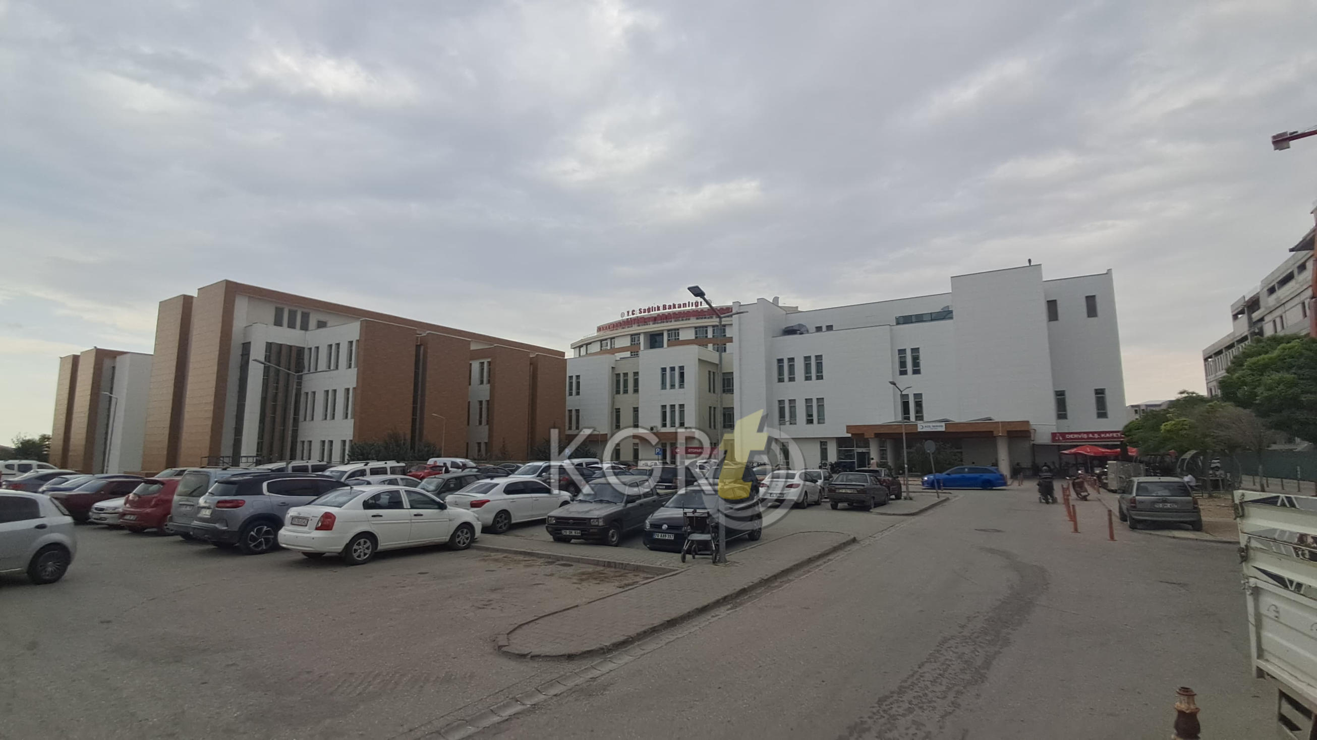 Karamanda Hastane Acil Otoparkinda Yangin Panigi4