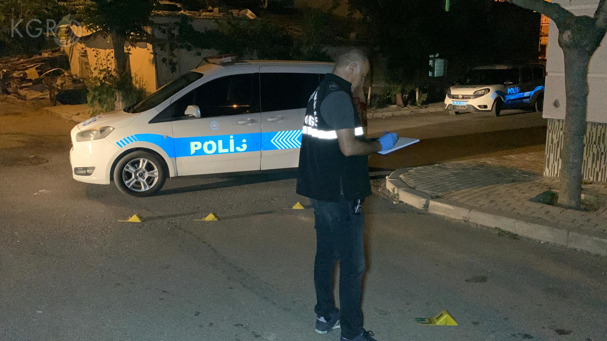 Karamanda Havaya Tabanca Ve Tufekle Ates Acip Kactilar1