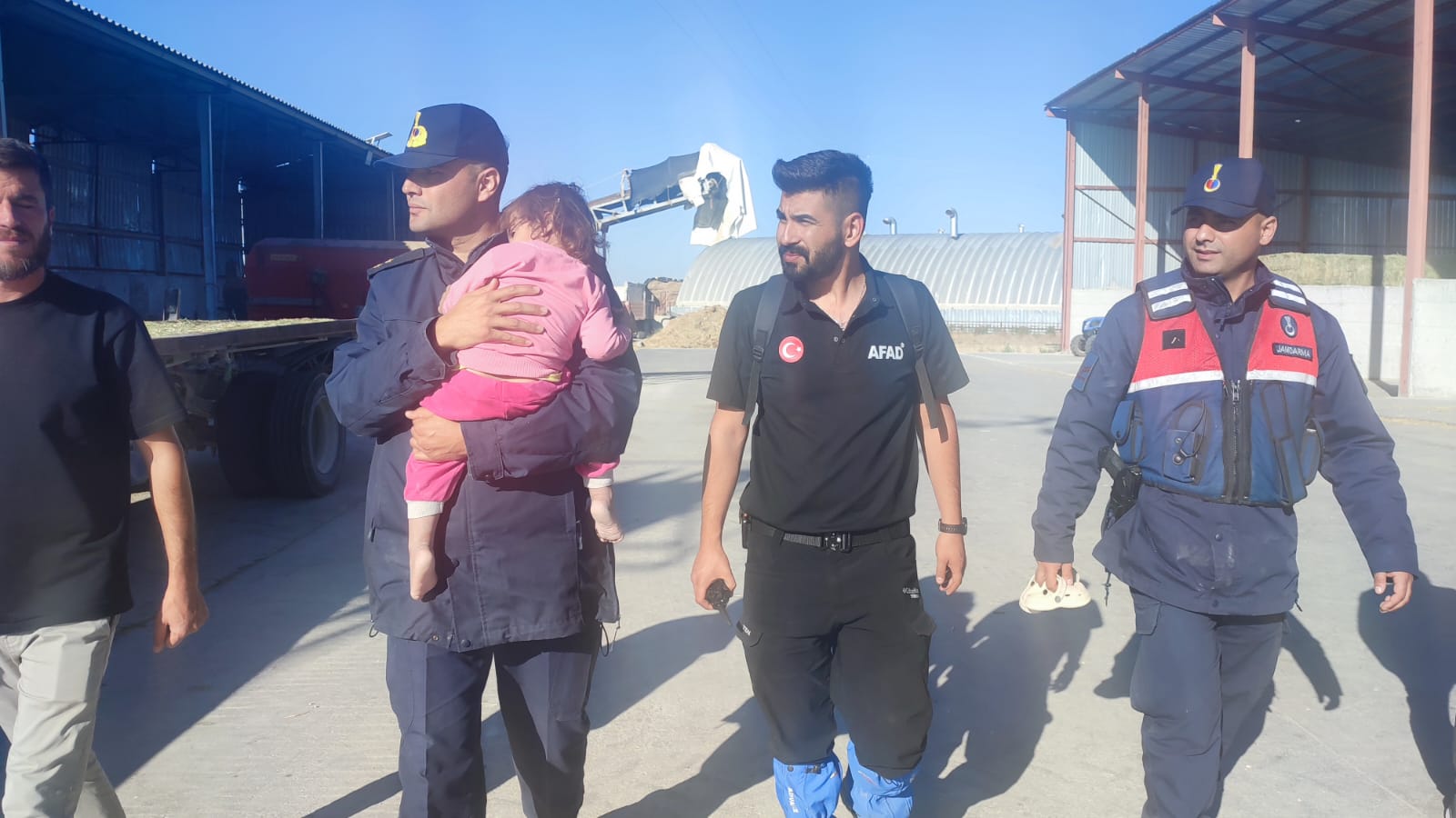 Karamanda Kayip 3 Yasindaki Kiz Cocugu Sag Salim Bulundu1