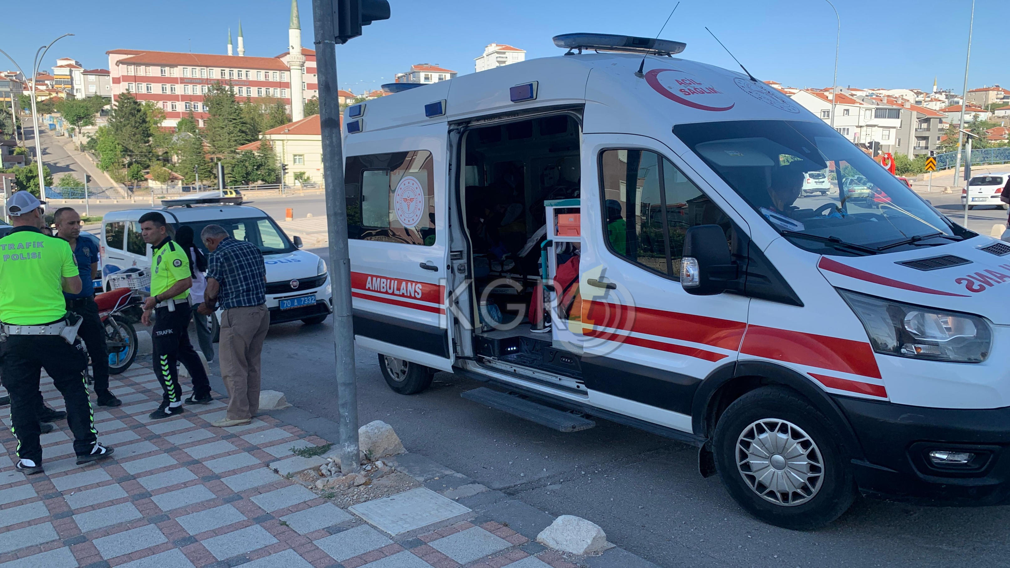 Karamanda Kaza Motorla Otomobil Carpisti4