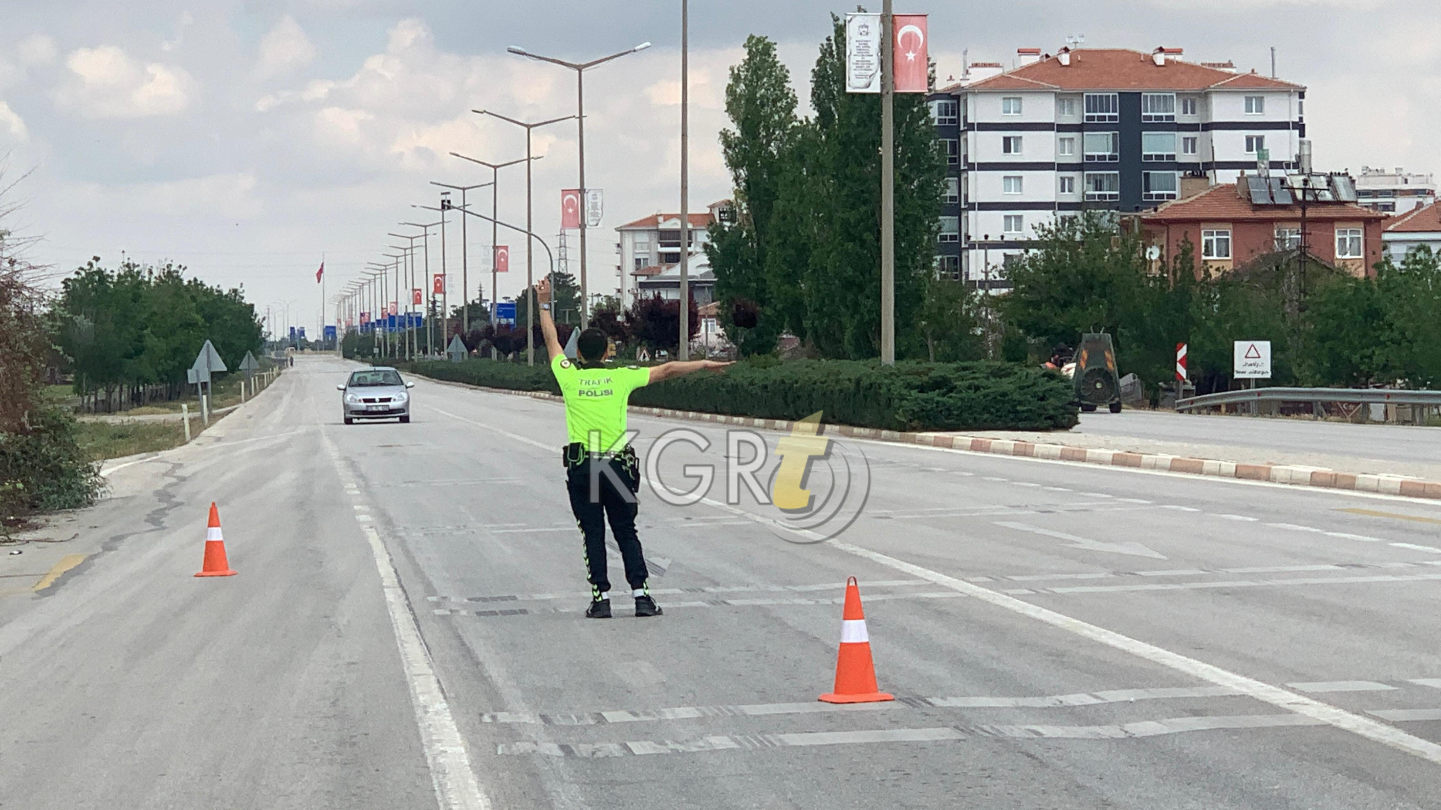 Karamanda Kirmizi Isikta Bekleyen Araca Arkadan Carpti 1 Yarali9