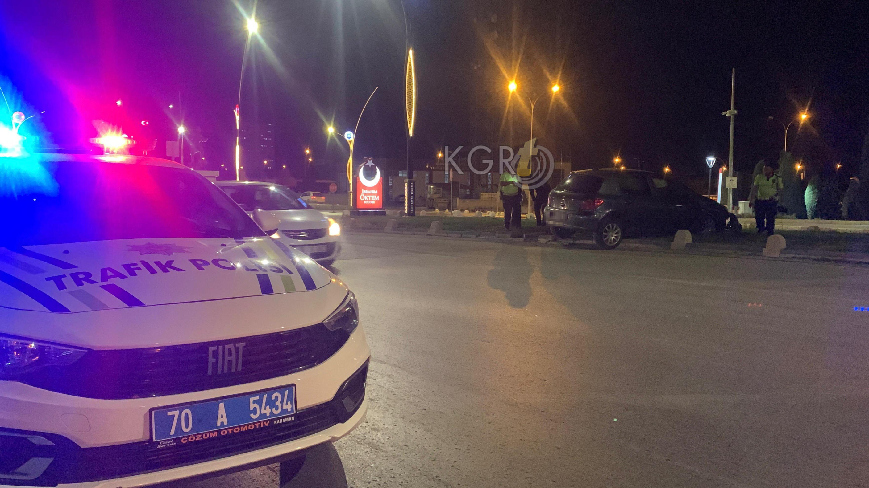 Karamanda Kontrolden Cikan Arac Orta Refuje Cikti2