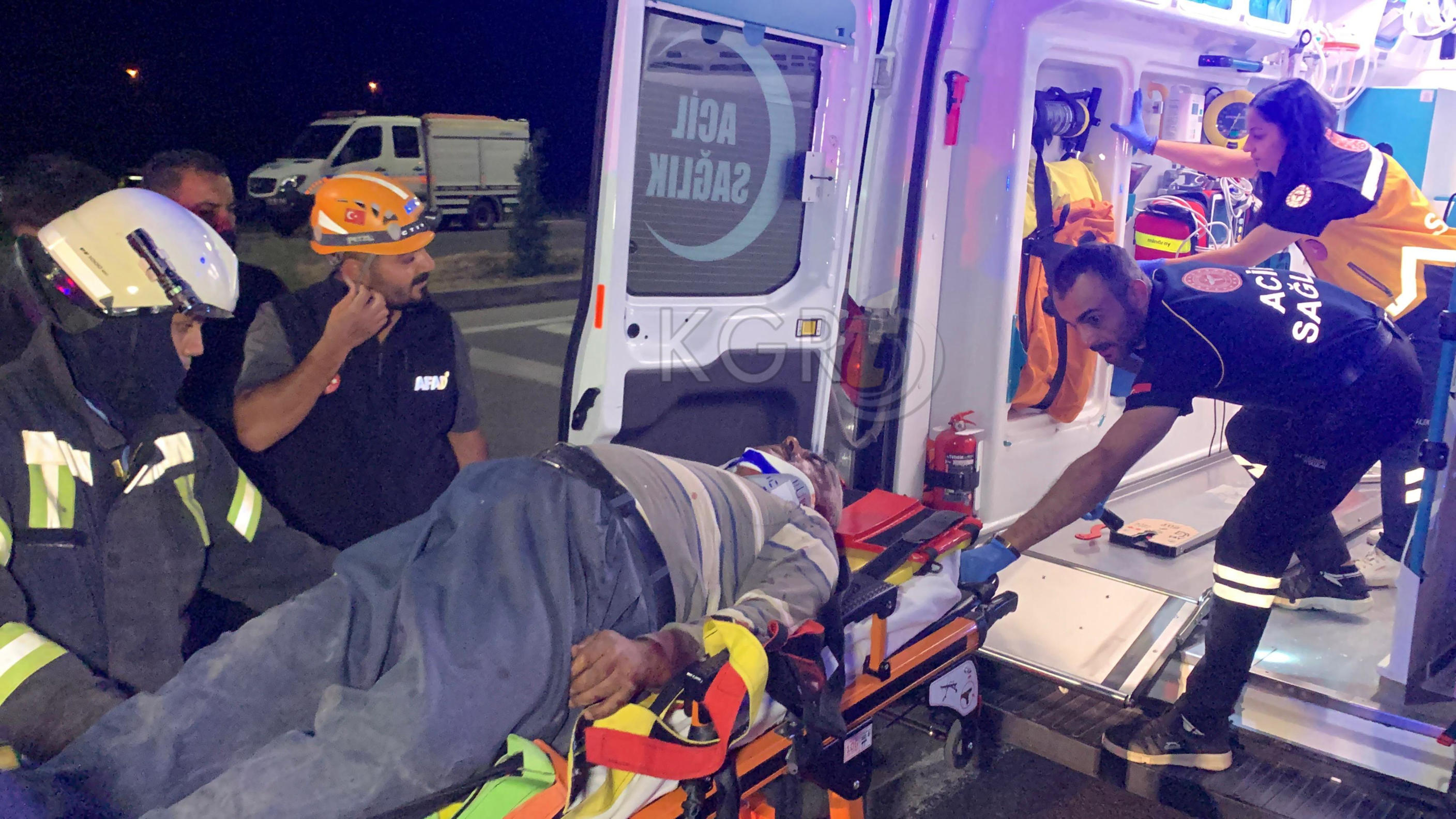 Karamanda Kontrolden Cikan Minibus Elma Bahcesine Uctu 1 Yarali1