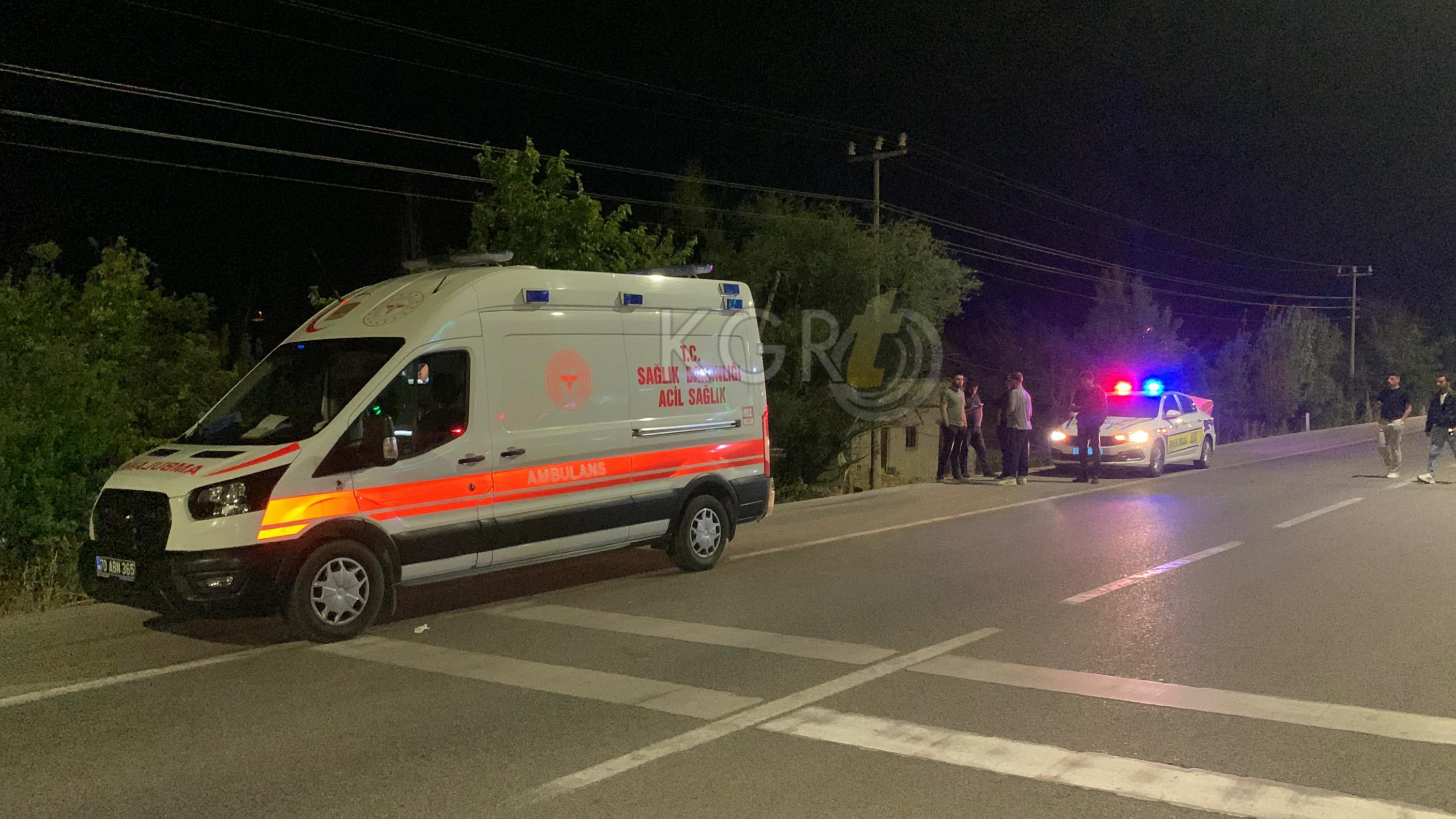 Karamanda Kontrolden Cikan Minibus Elma Bahcesine Uctu 1 Yarali10