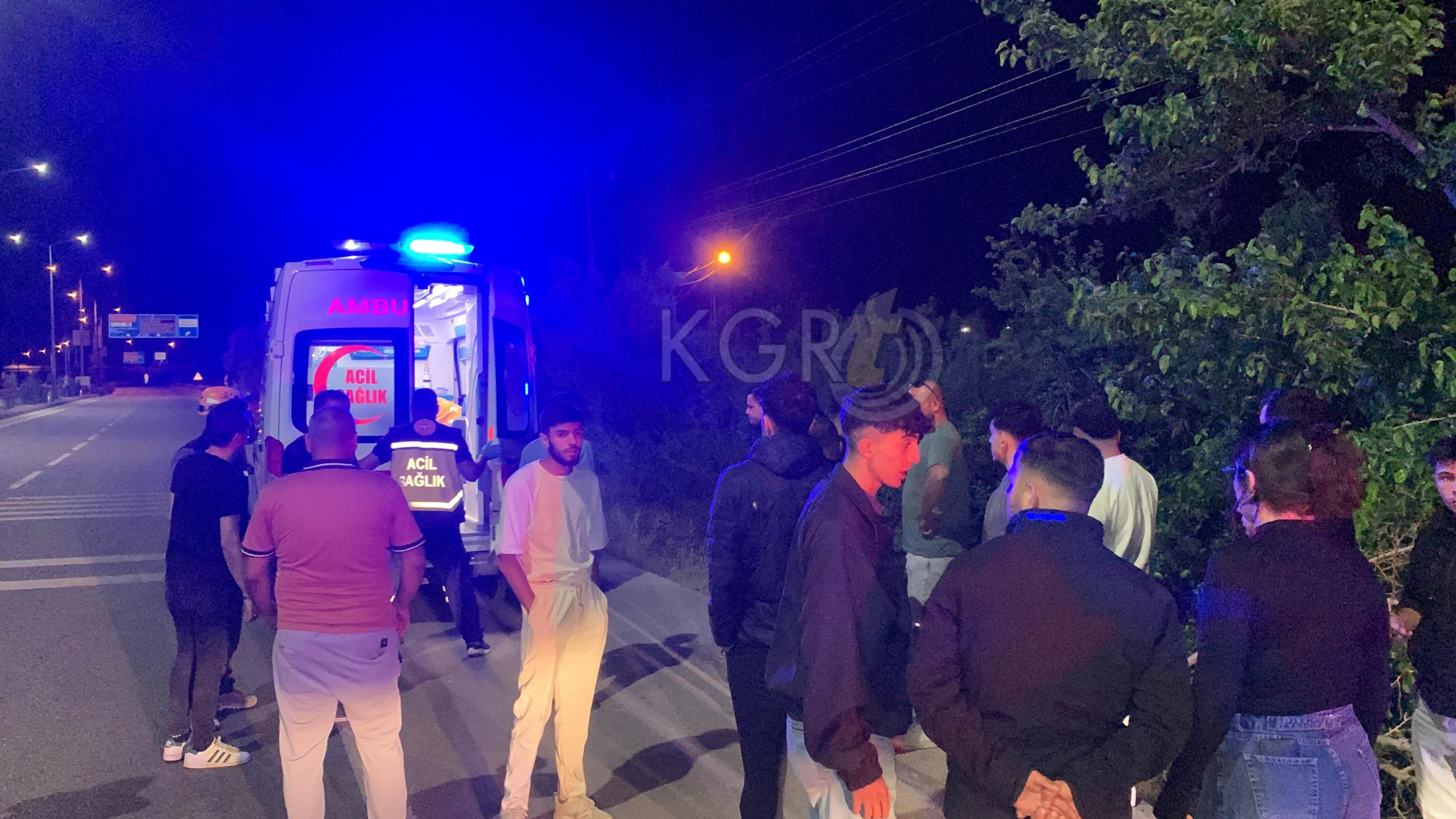 Karamanda Kontrolden Cikan Minibus Elma Bahcesine Uctu 1 Yarali18